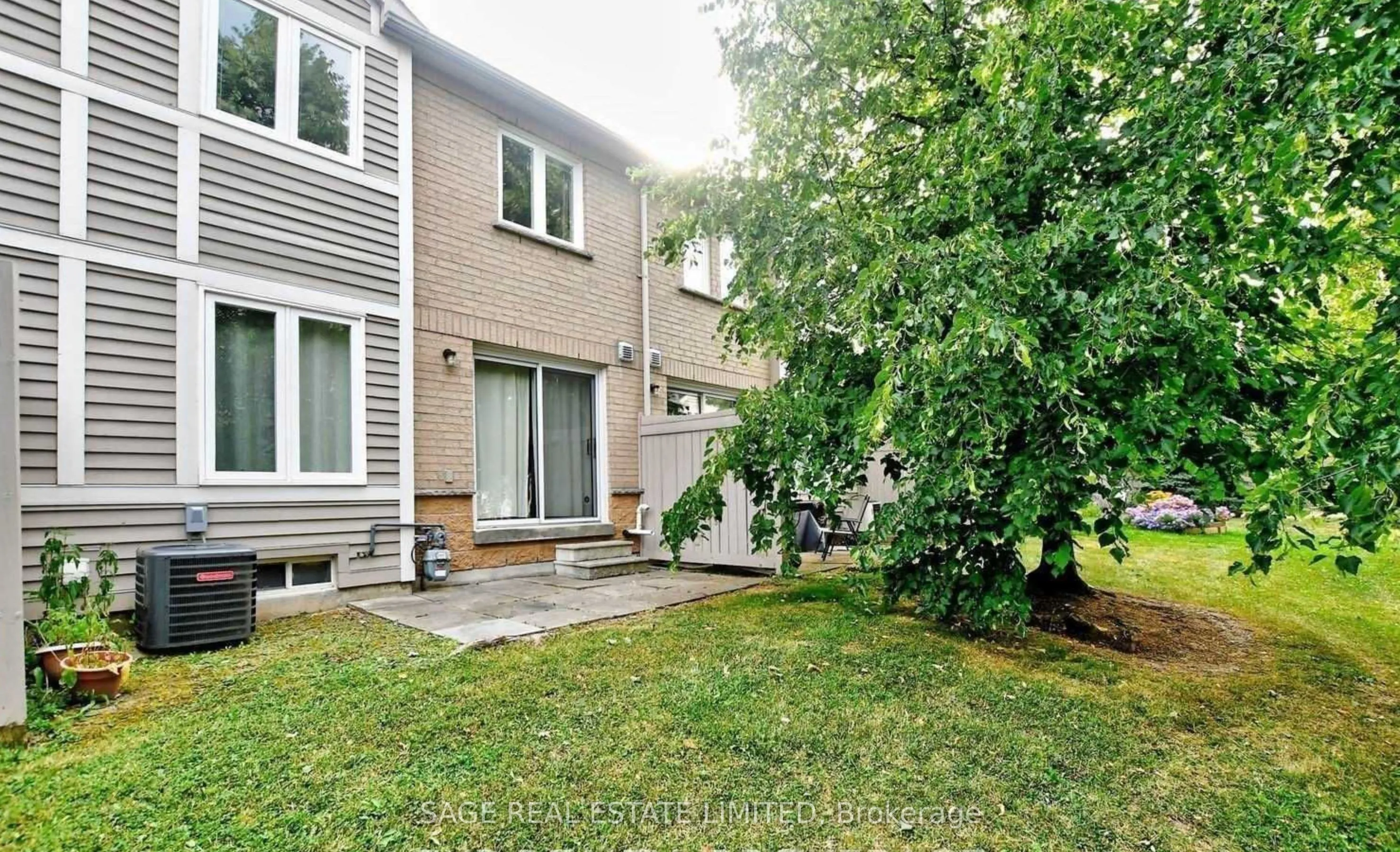 833 Scollard Court E #113