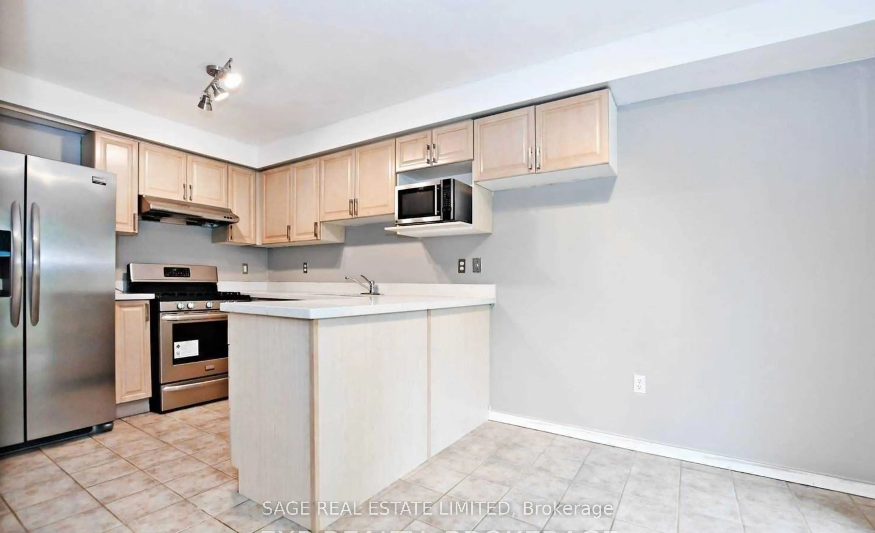 833 Scollard Court E #113