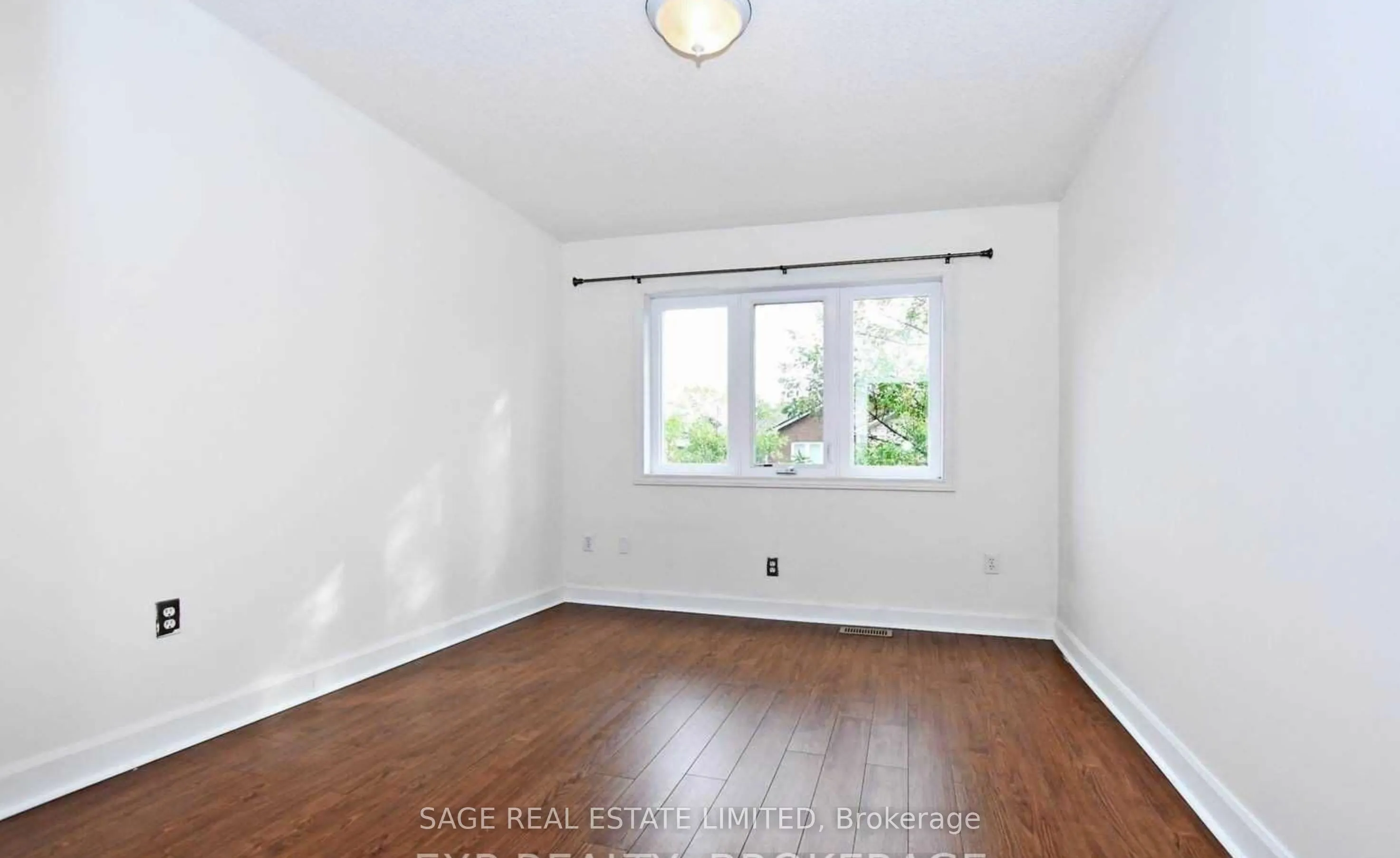 833 Scollard Court E #113