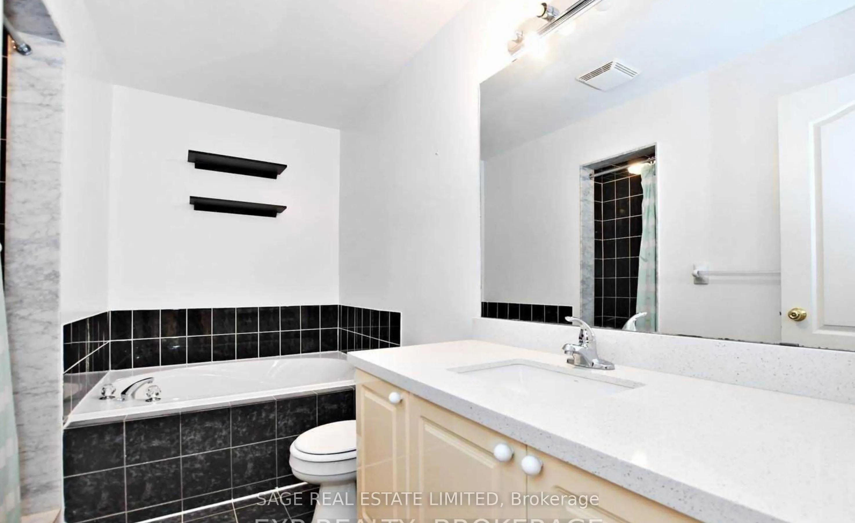 833 Scollard Court E #113
