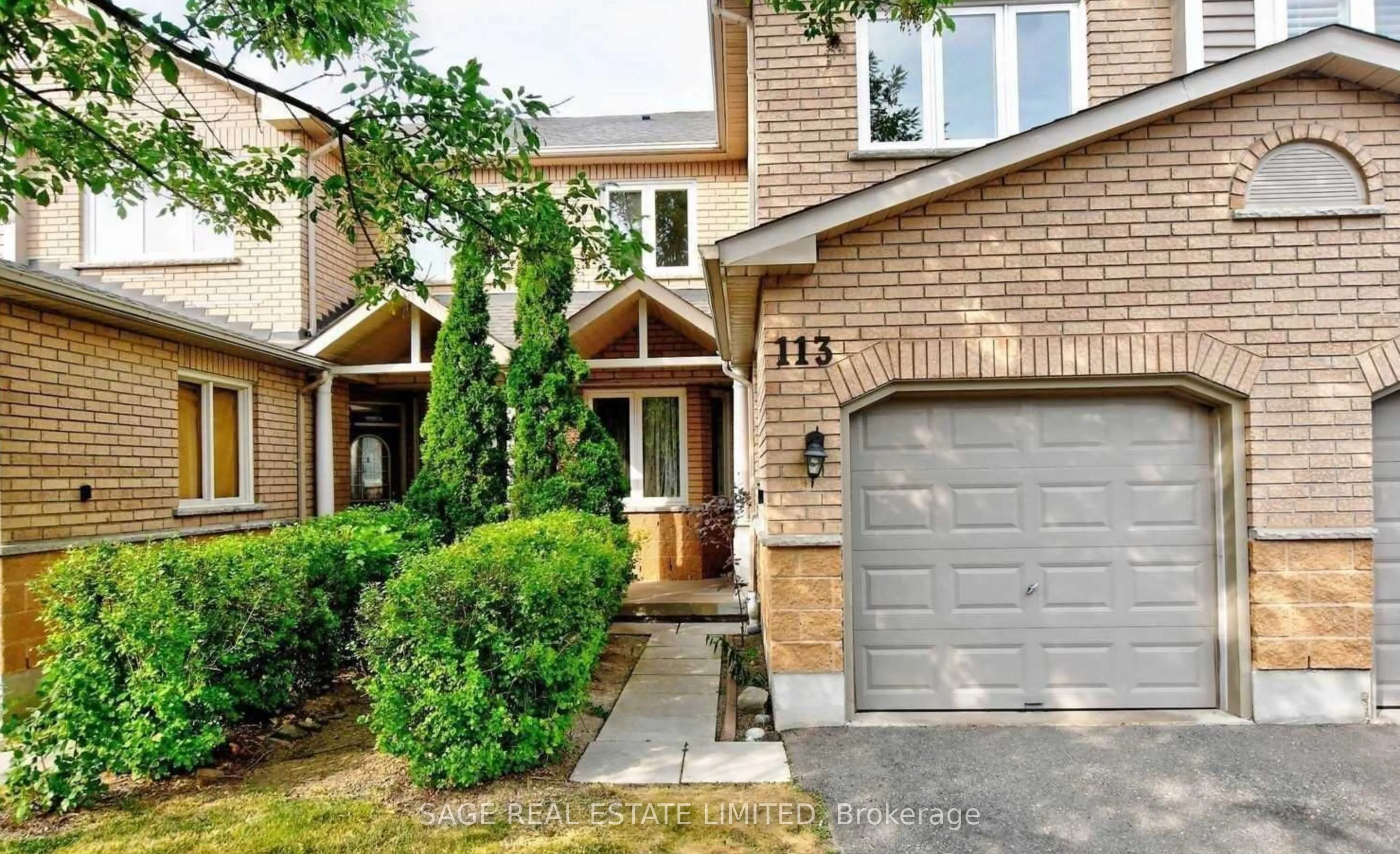 833 Scollard Court E #113