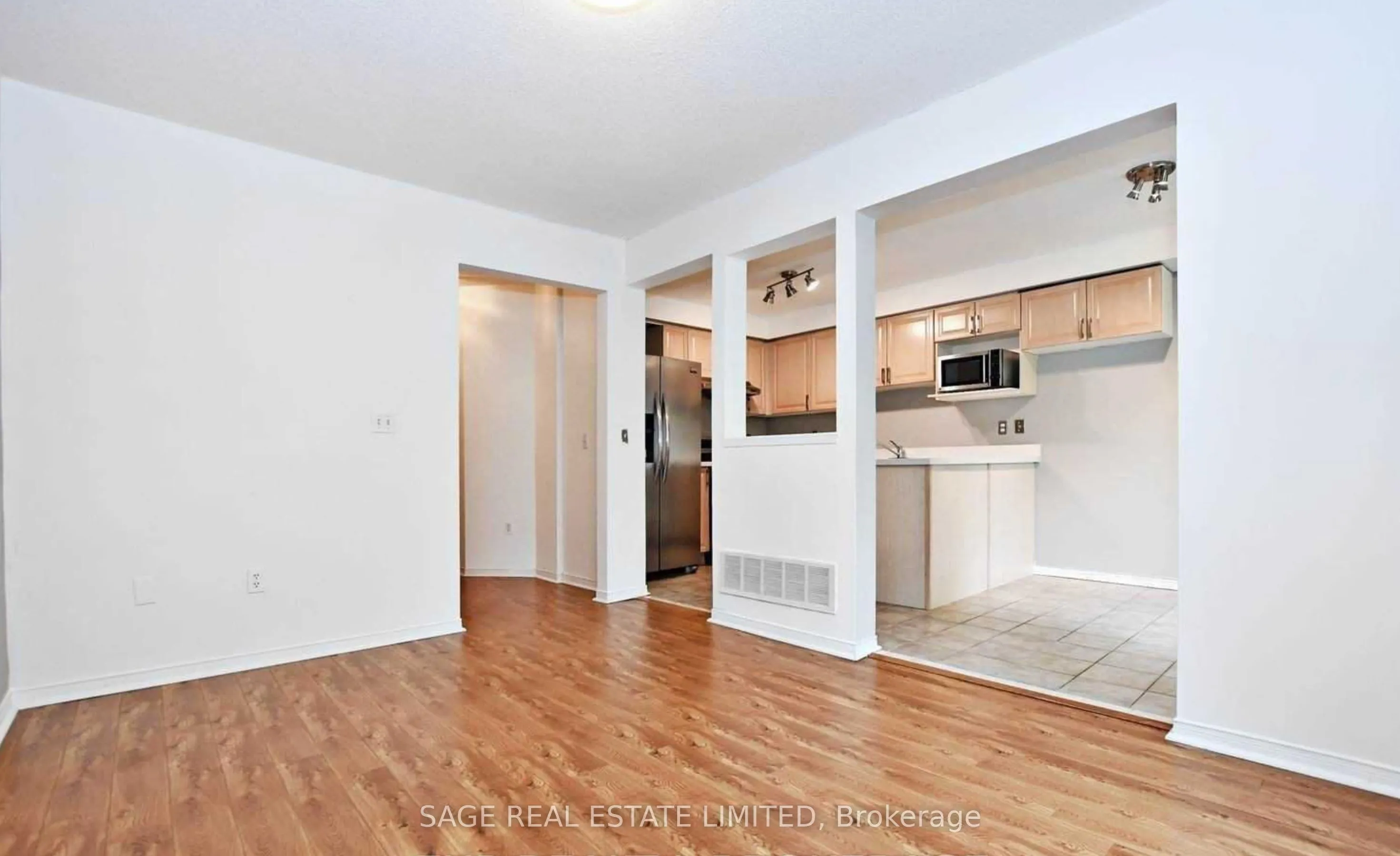 833 Scollard Court E #113