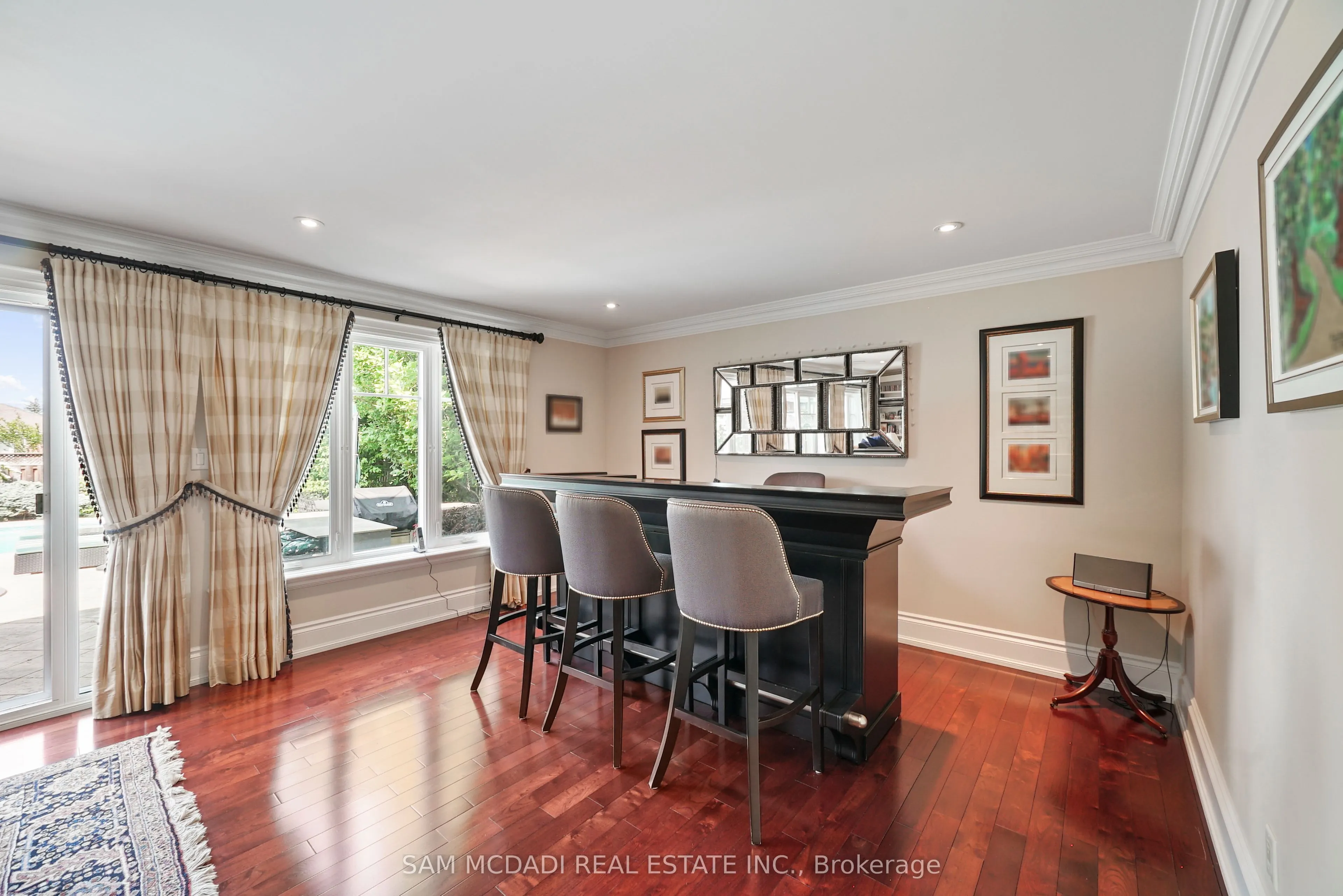 2497 Sharon Crescent