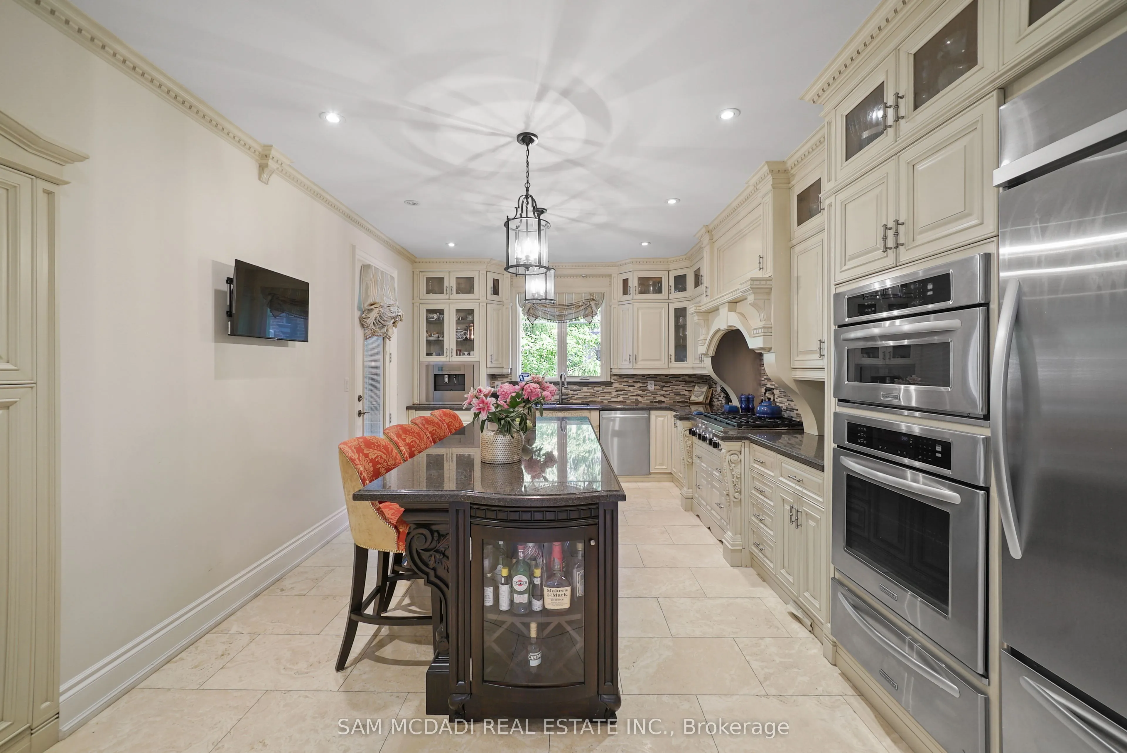 2497 Sharon Crescent