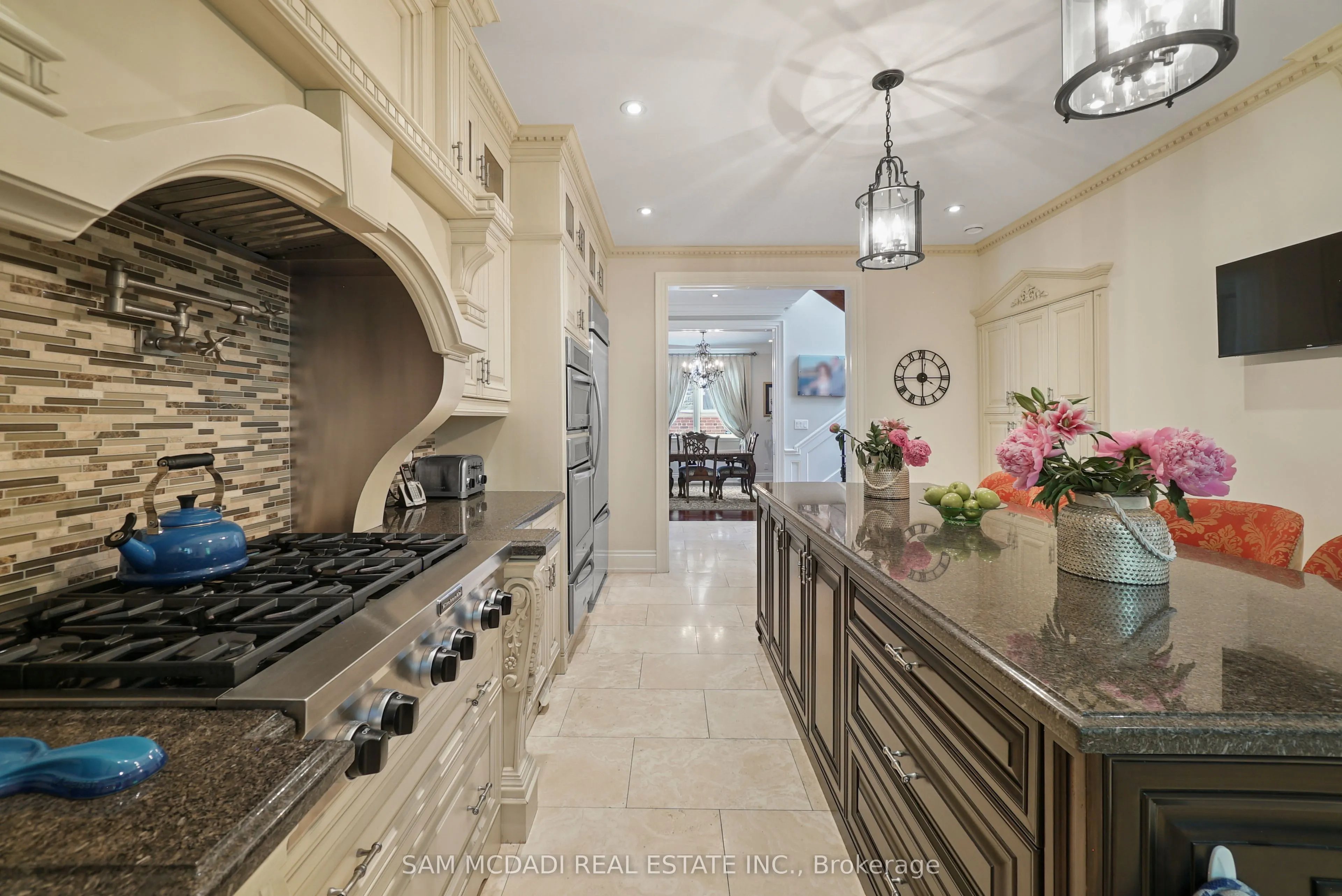 2497 Sharon Crescent