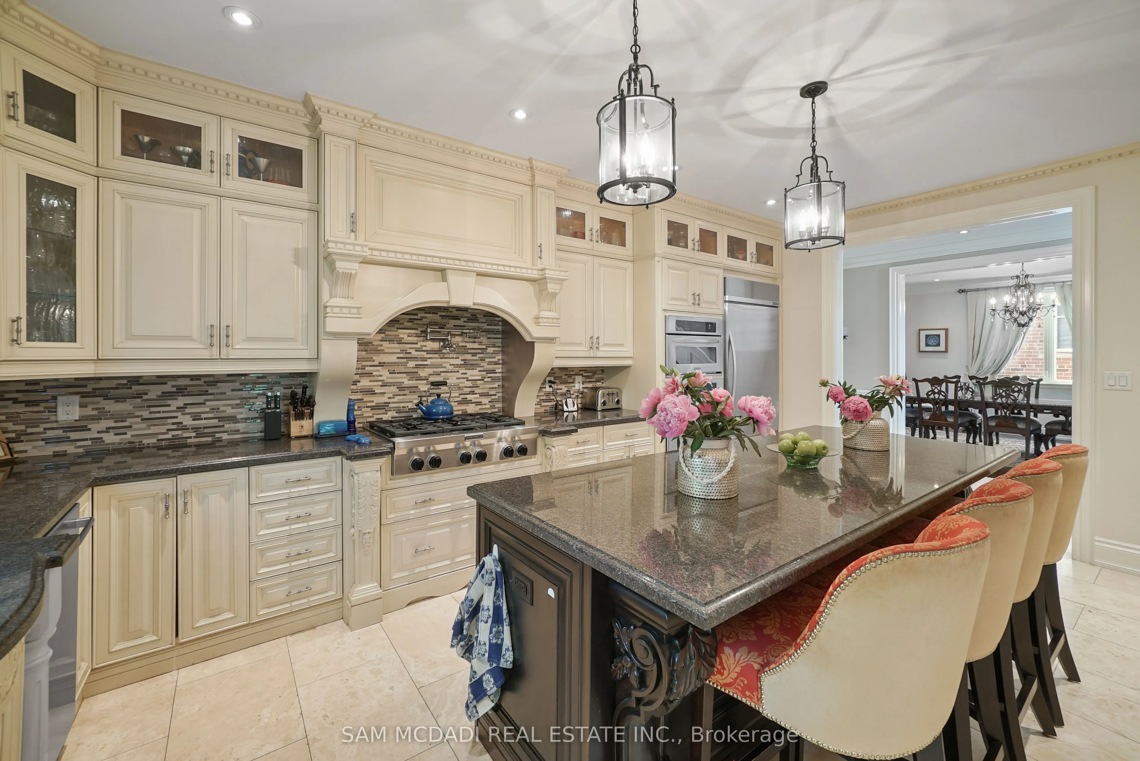 2497 Sharon Crescent
