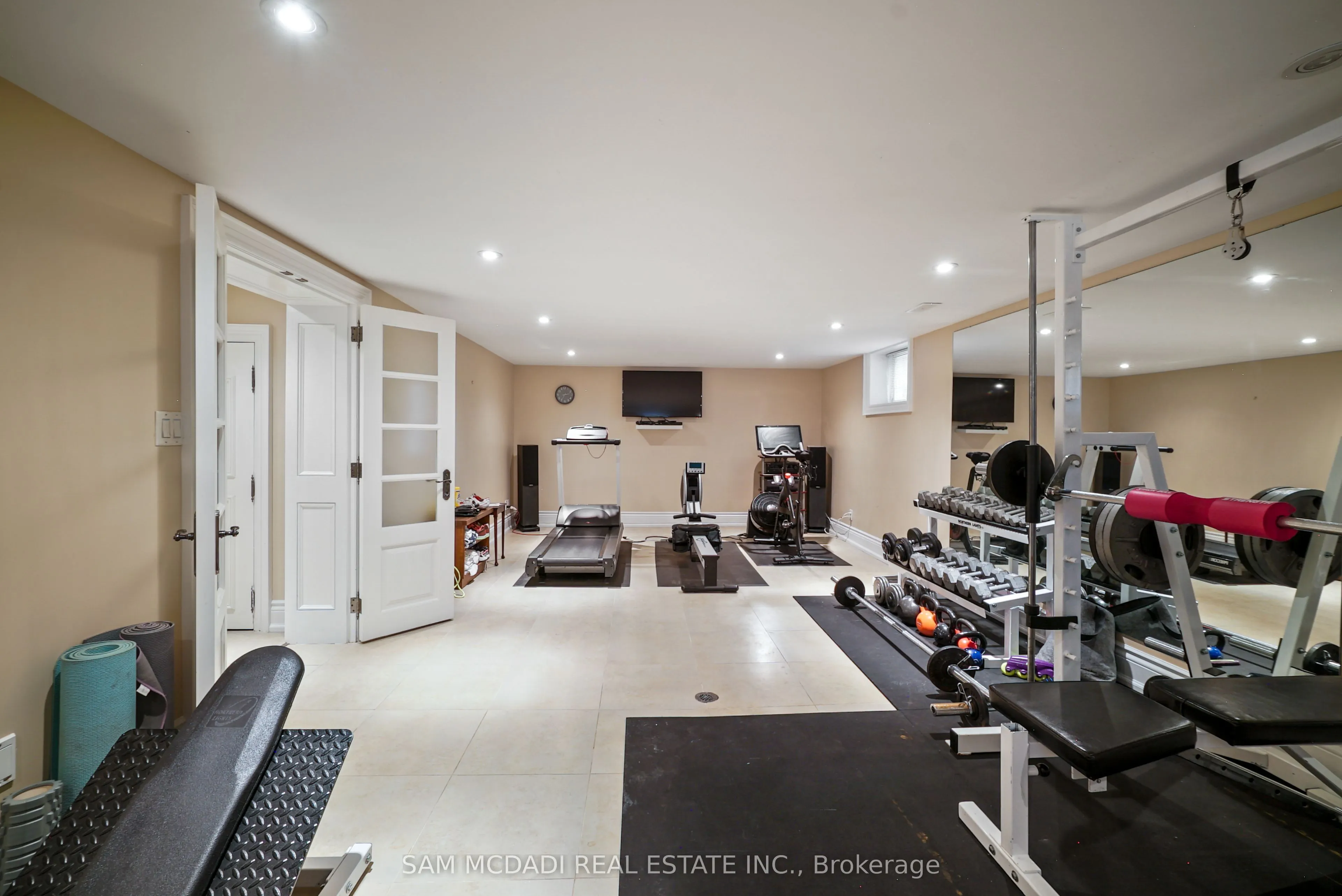 2497 Sharon Crescent