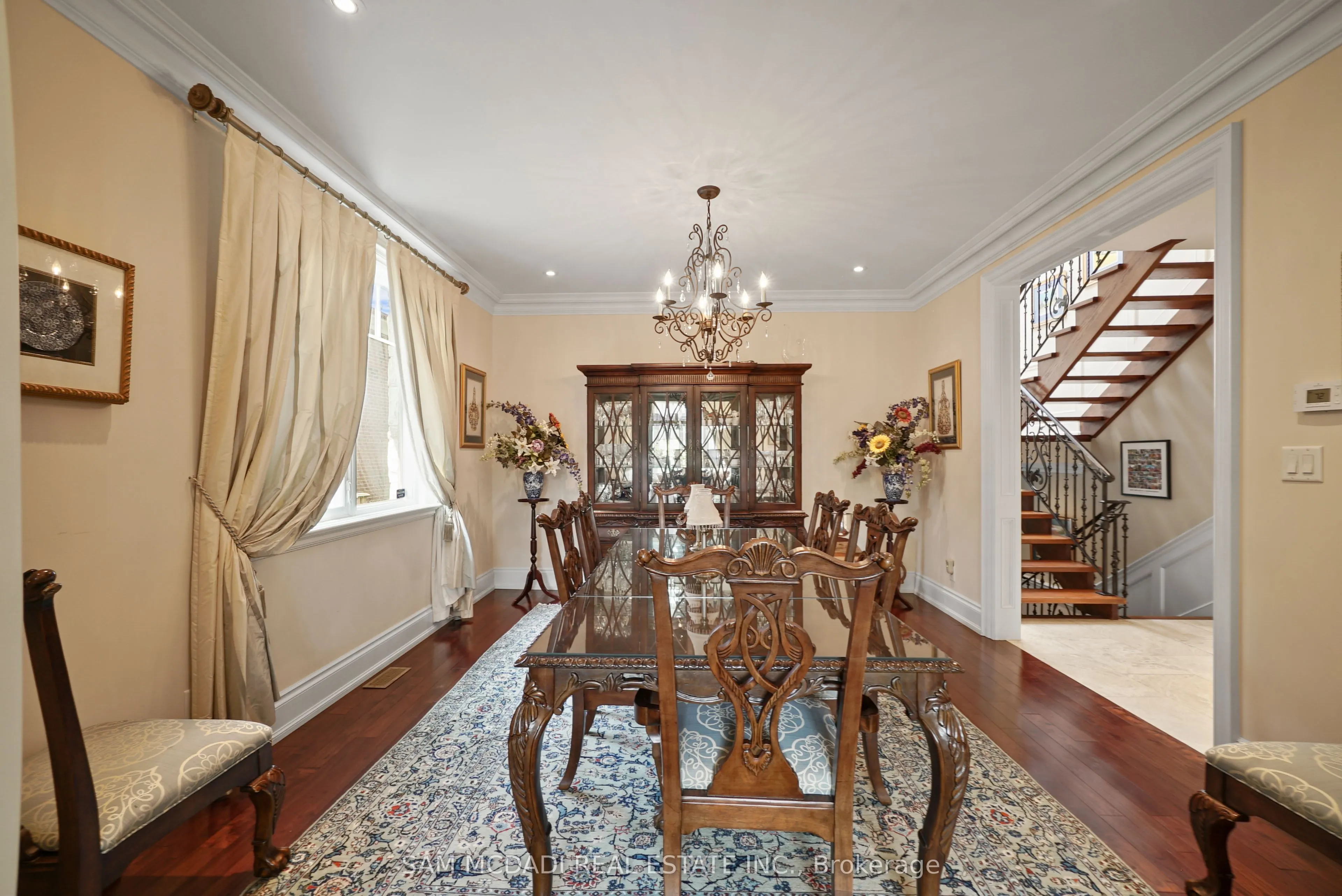 2497 Sharon Crescent