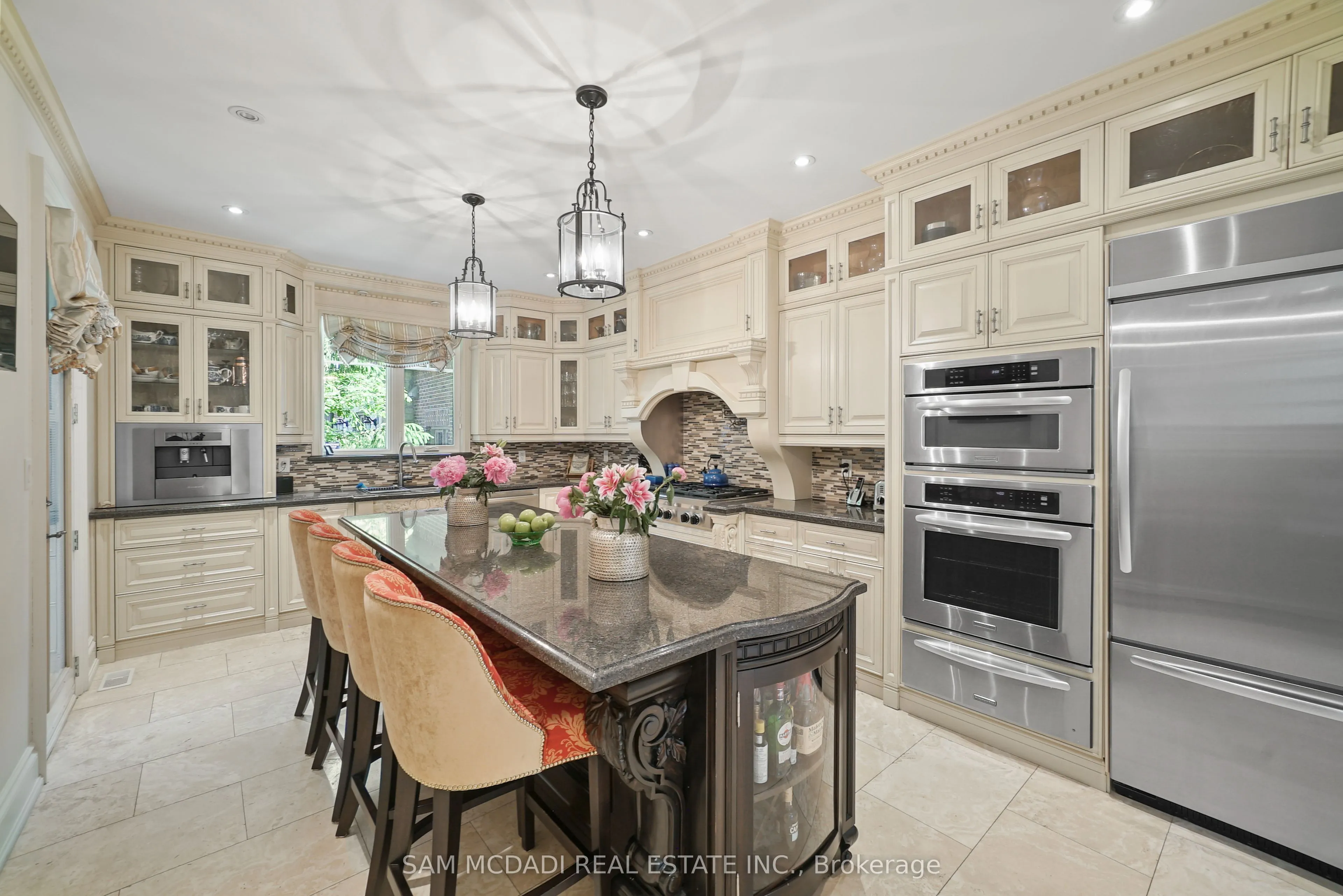 2497 Sharon Crescent