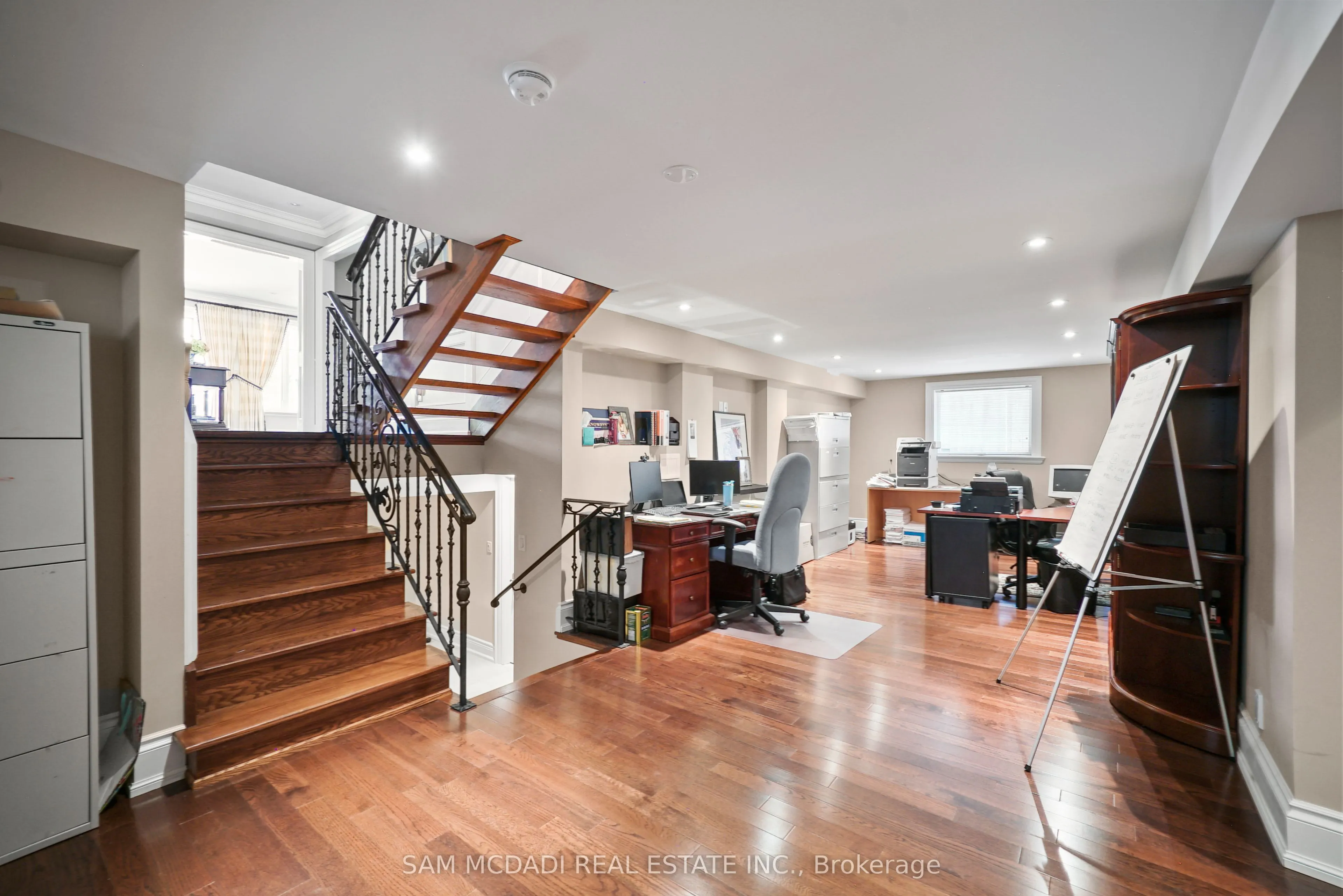 2497 Sharon Crescent