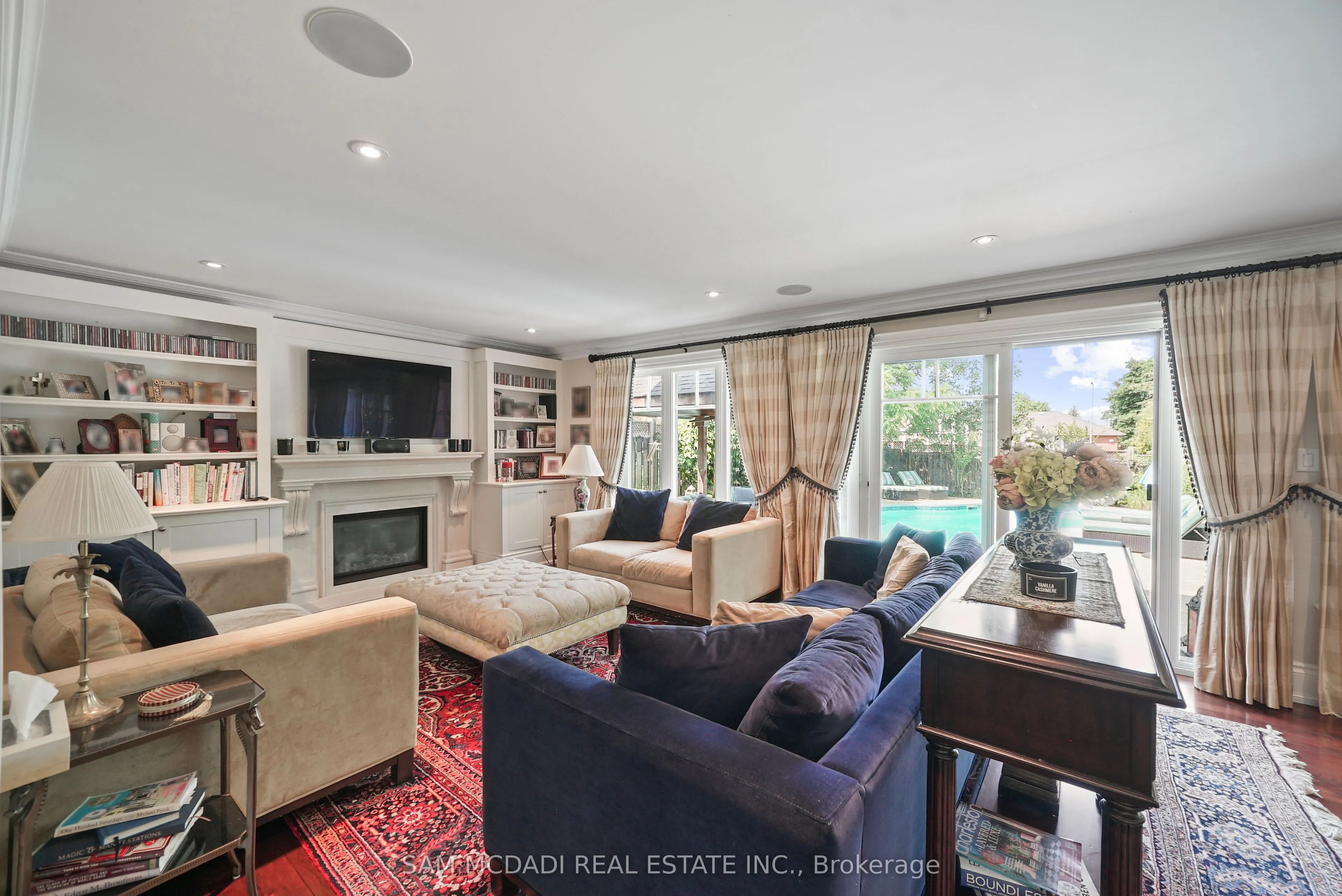 2497 Sharon Crescent