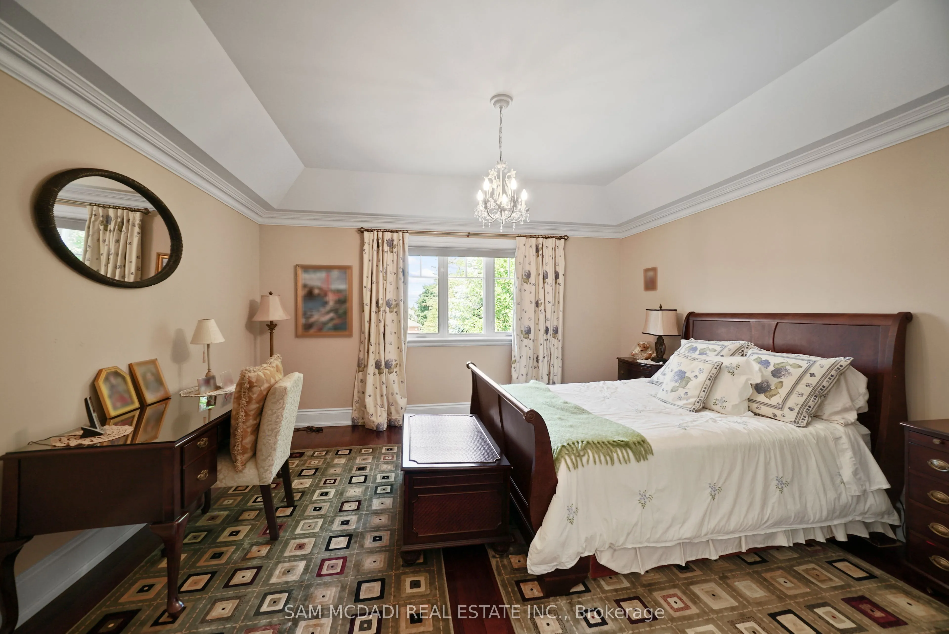 2497 Sharon Crescent