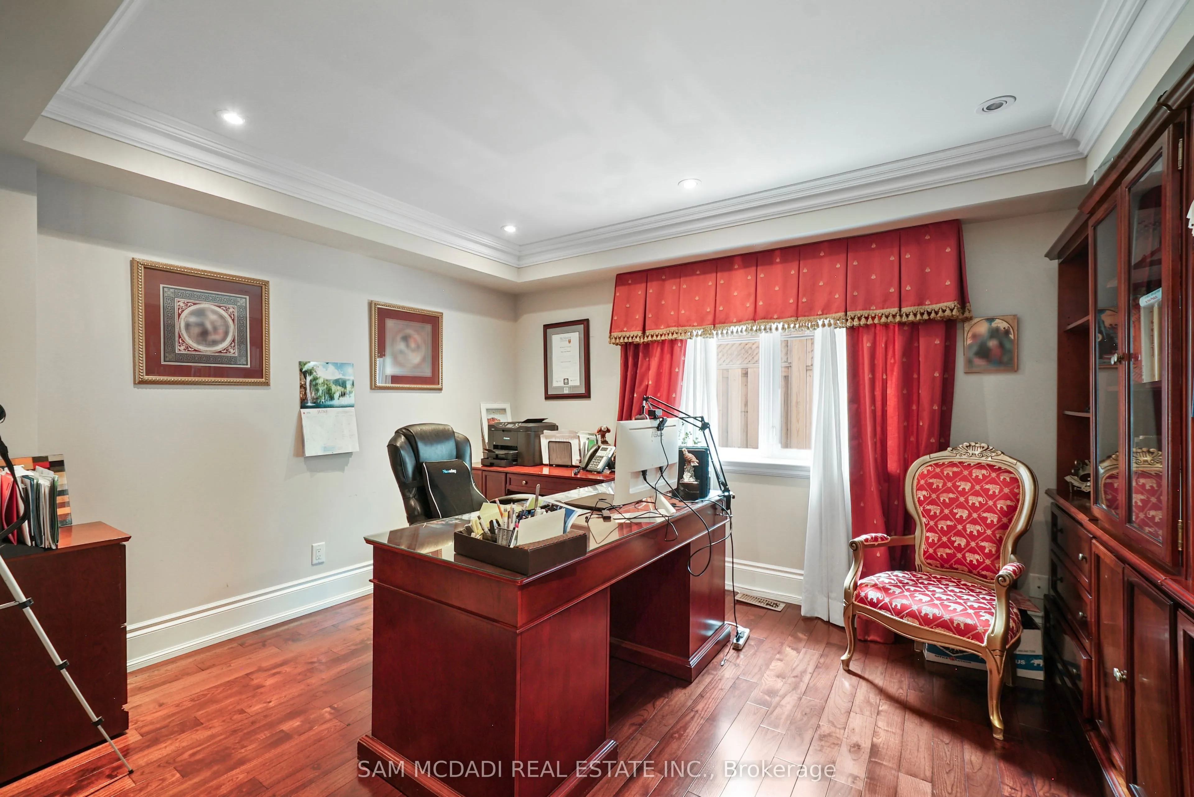 2497 Sharon Crescent