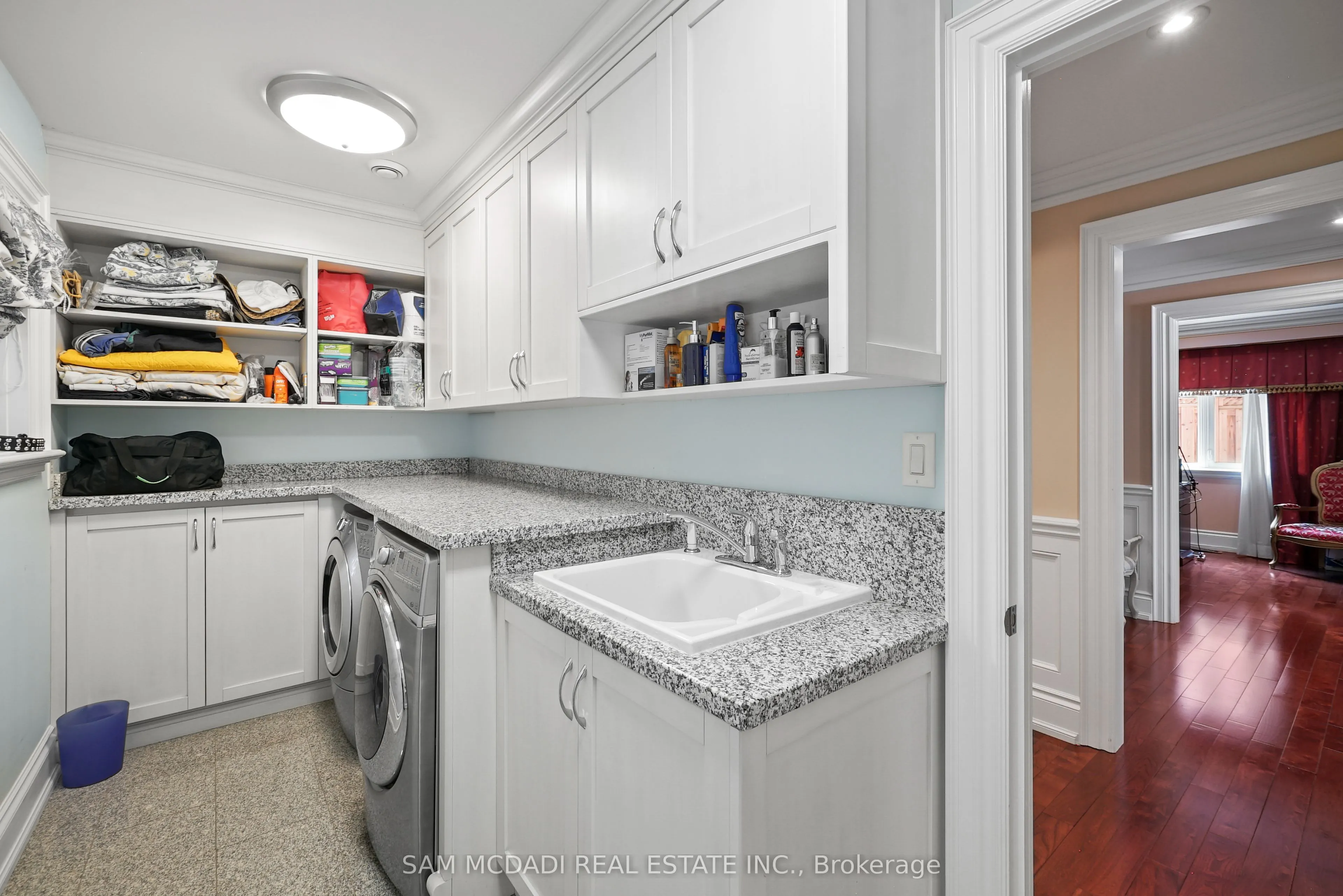 2497 Sharon Crescent