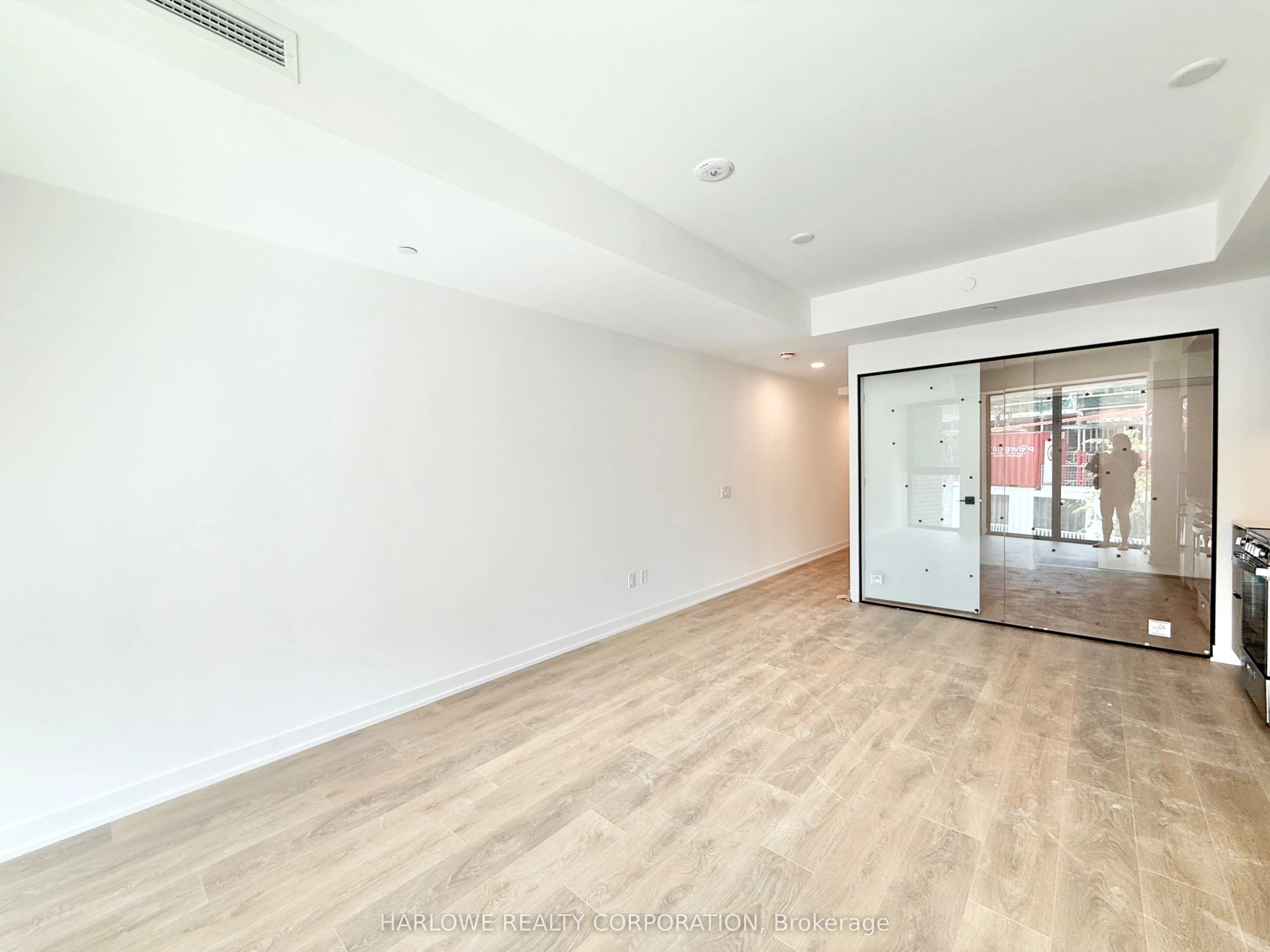 1 Vine Avenue #206