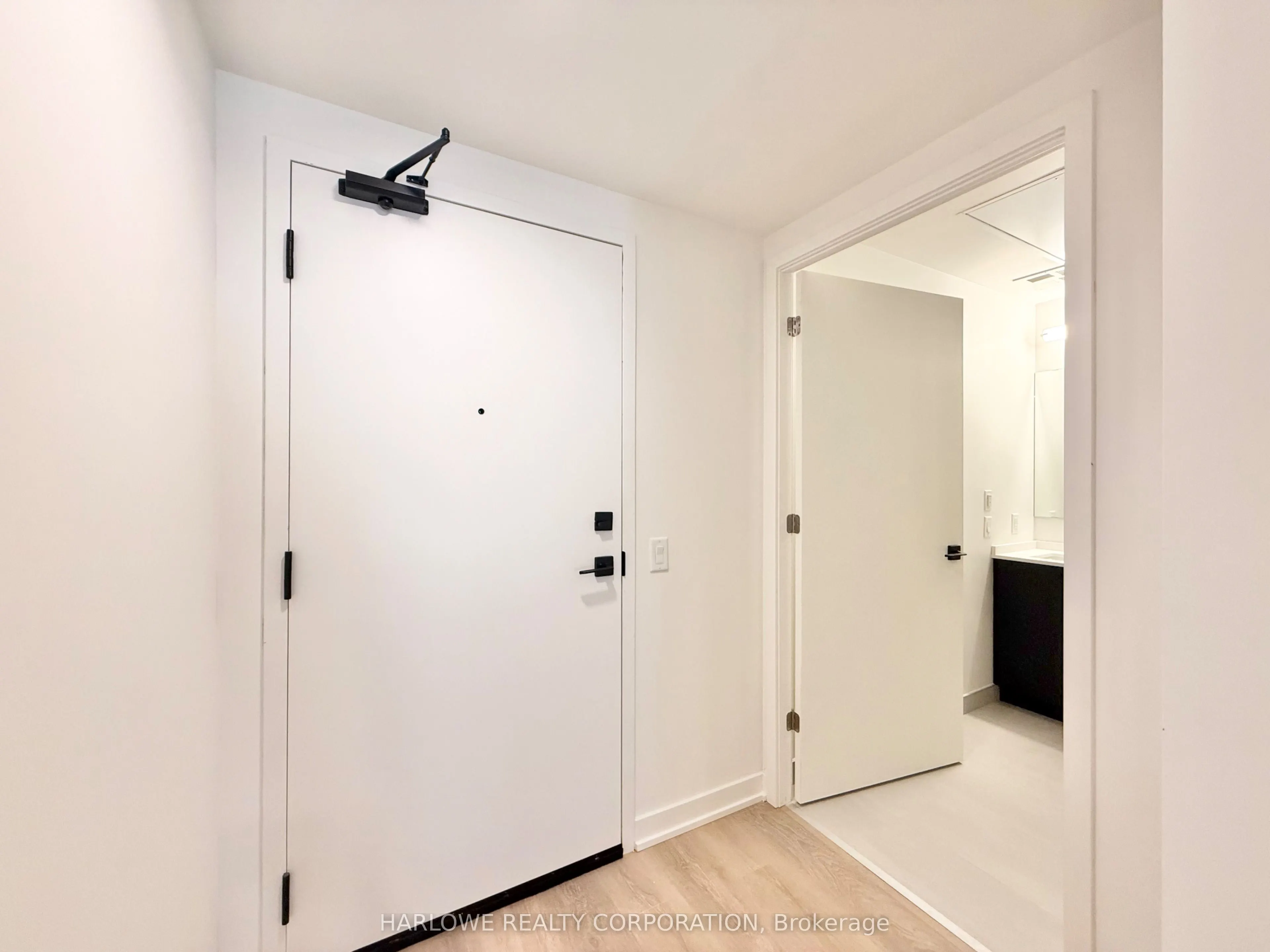 1 Vine Avenue #206