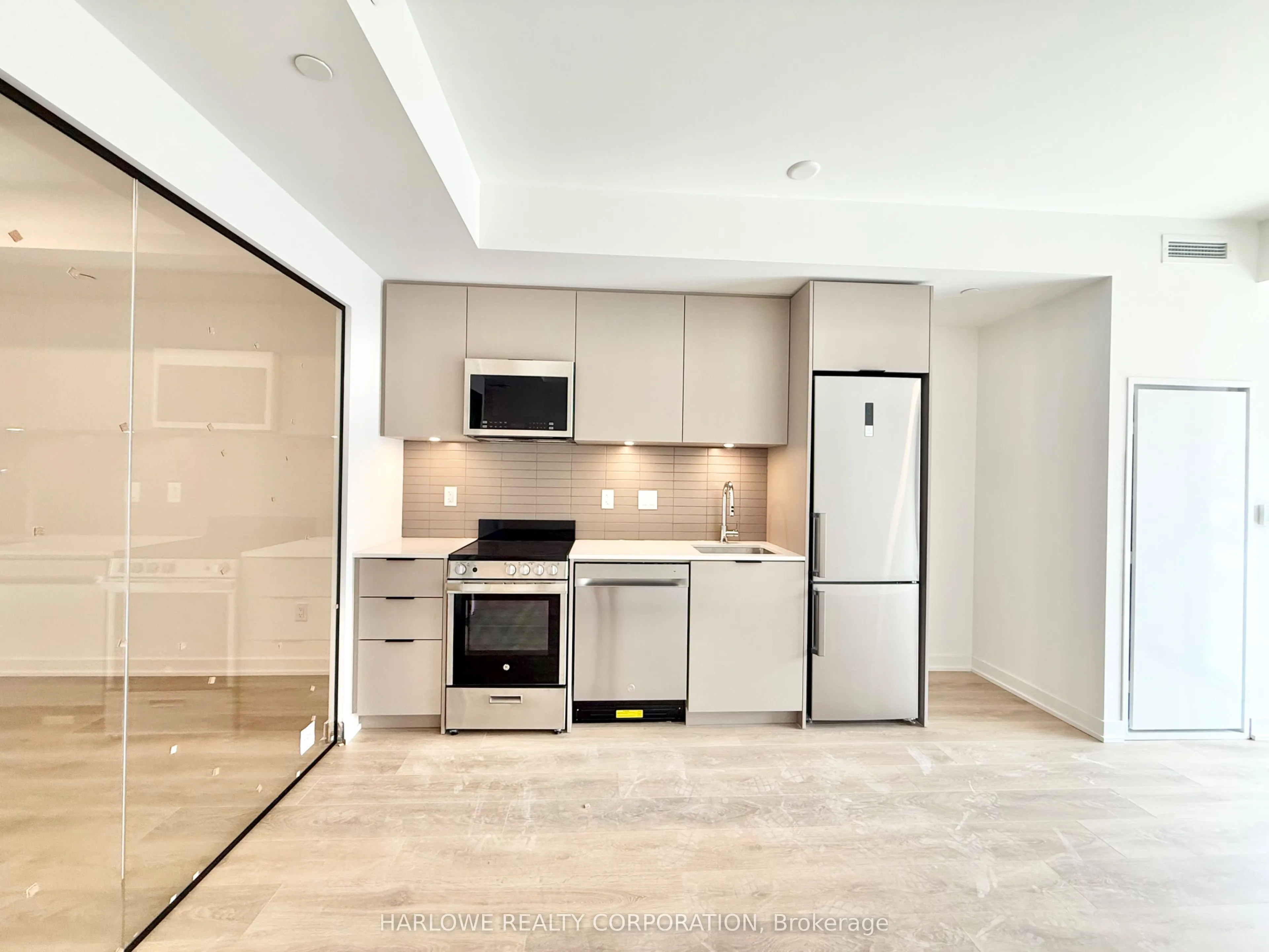 1 Vine Avenue #206