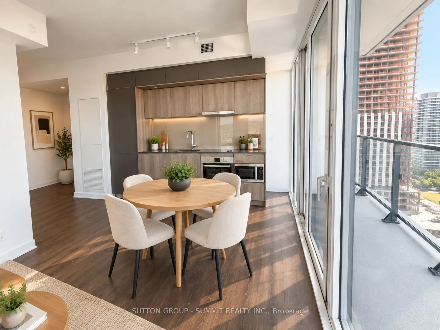 448 Burnhamthorpe Road W #1402