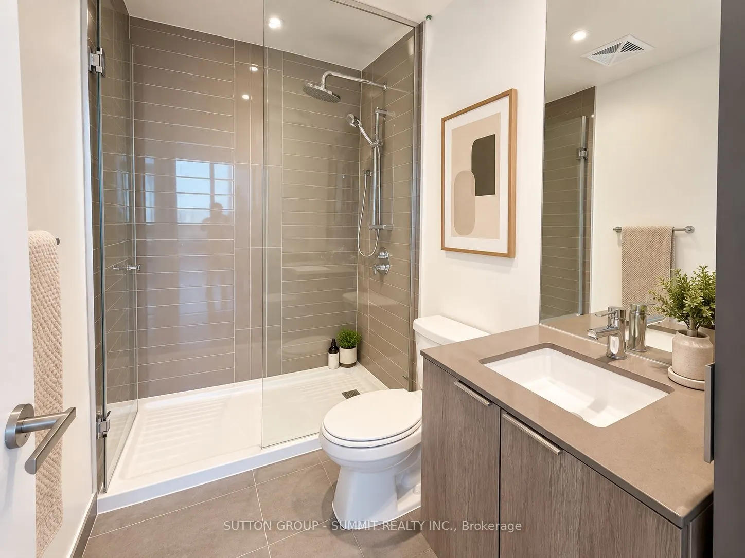 448 Burnhamthorpe Road W #1402