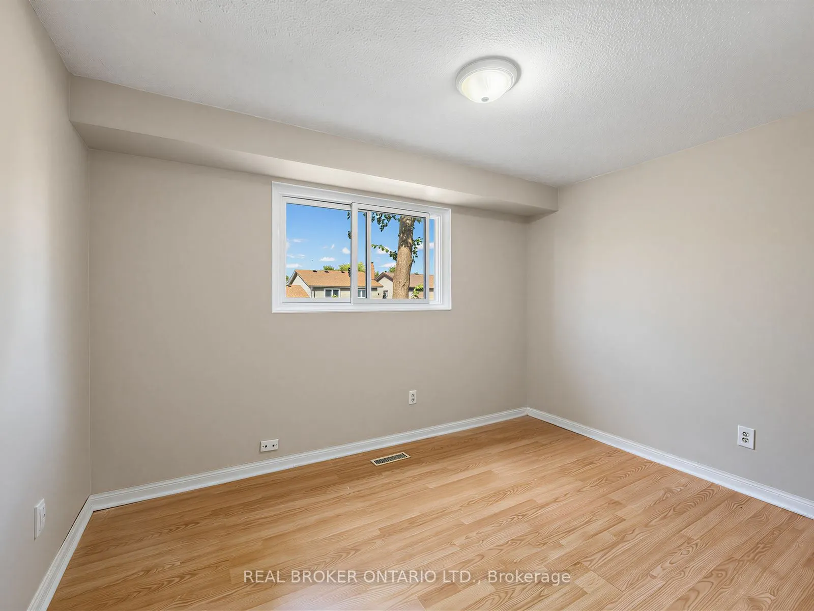 2733 Los Palmas Court