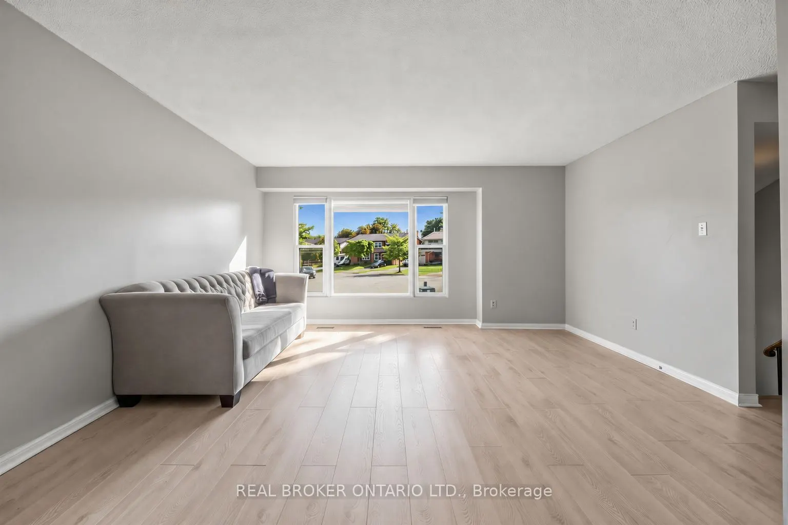 2733 Los Palmas Court