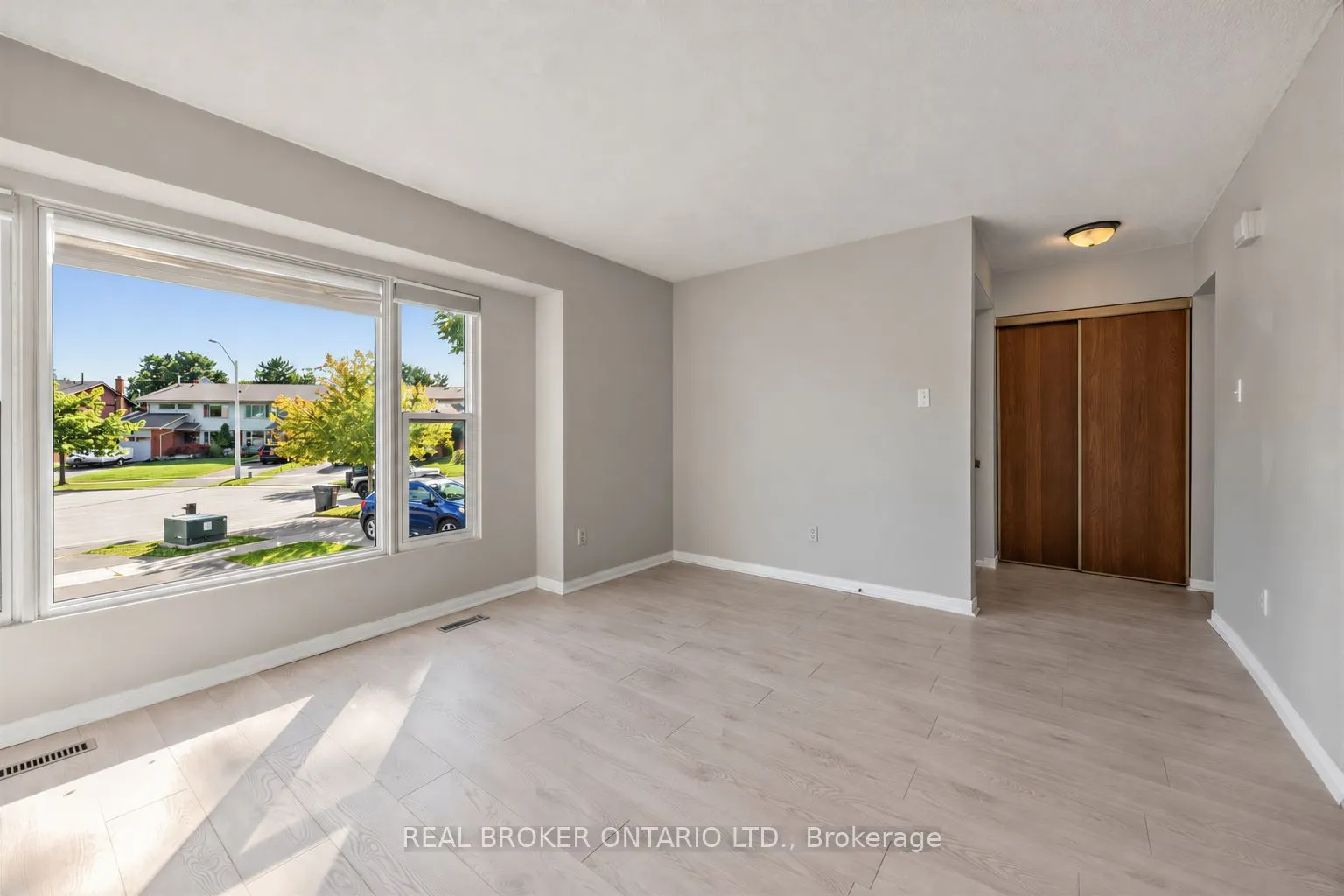 2733 Los Palmas Court