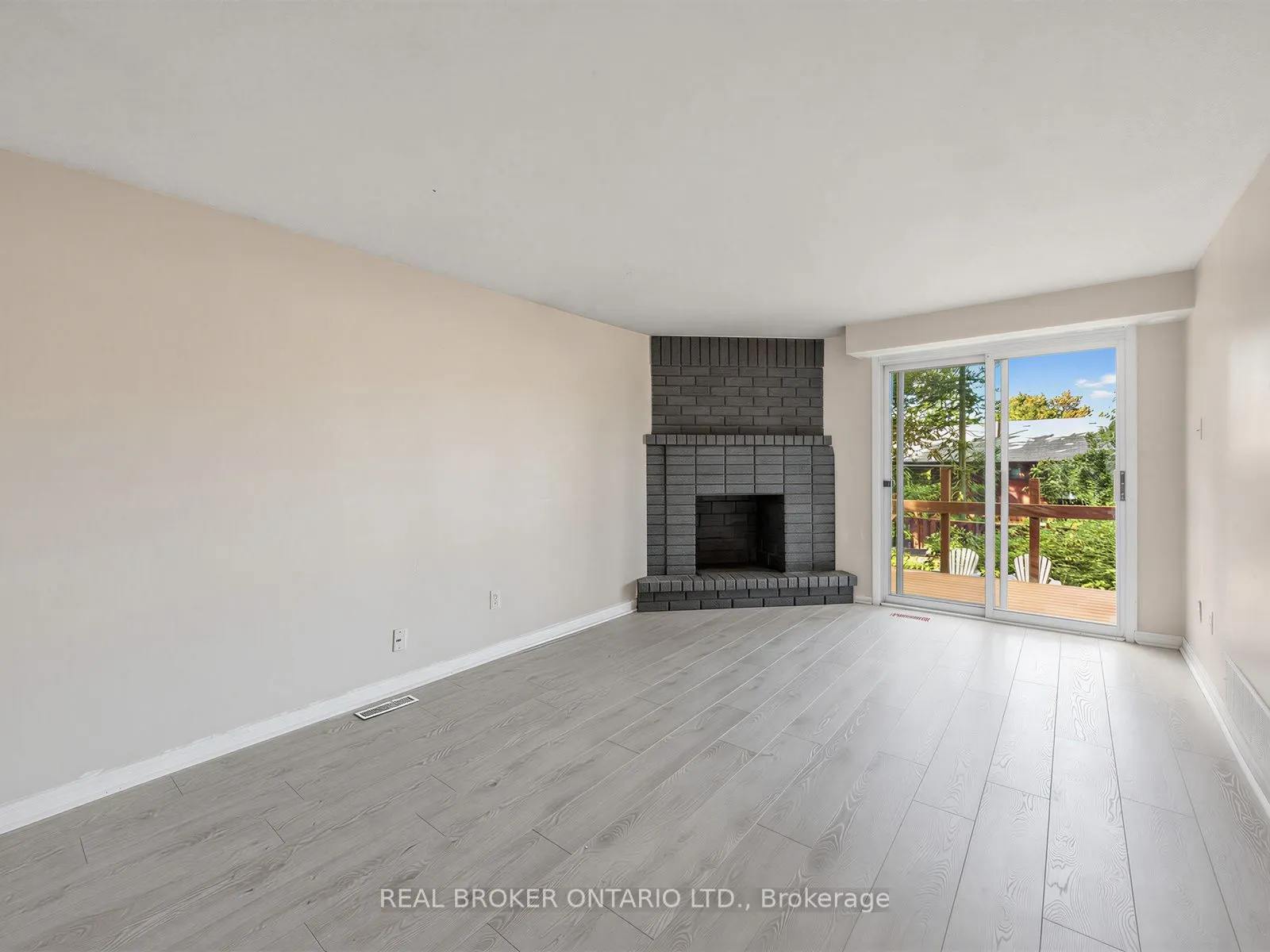 2733 Los Palmas Court
