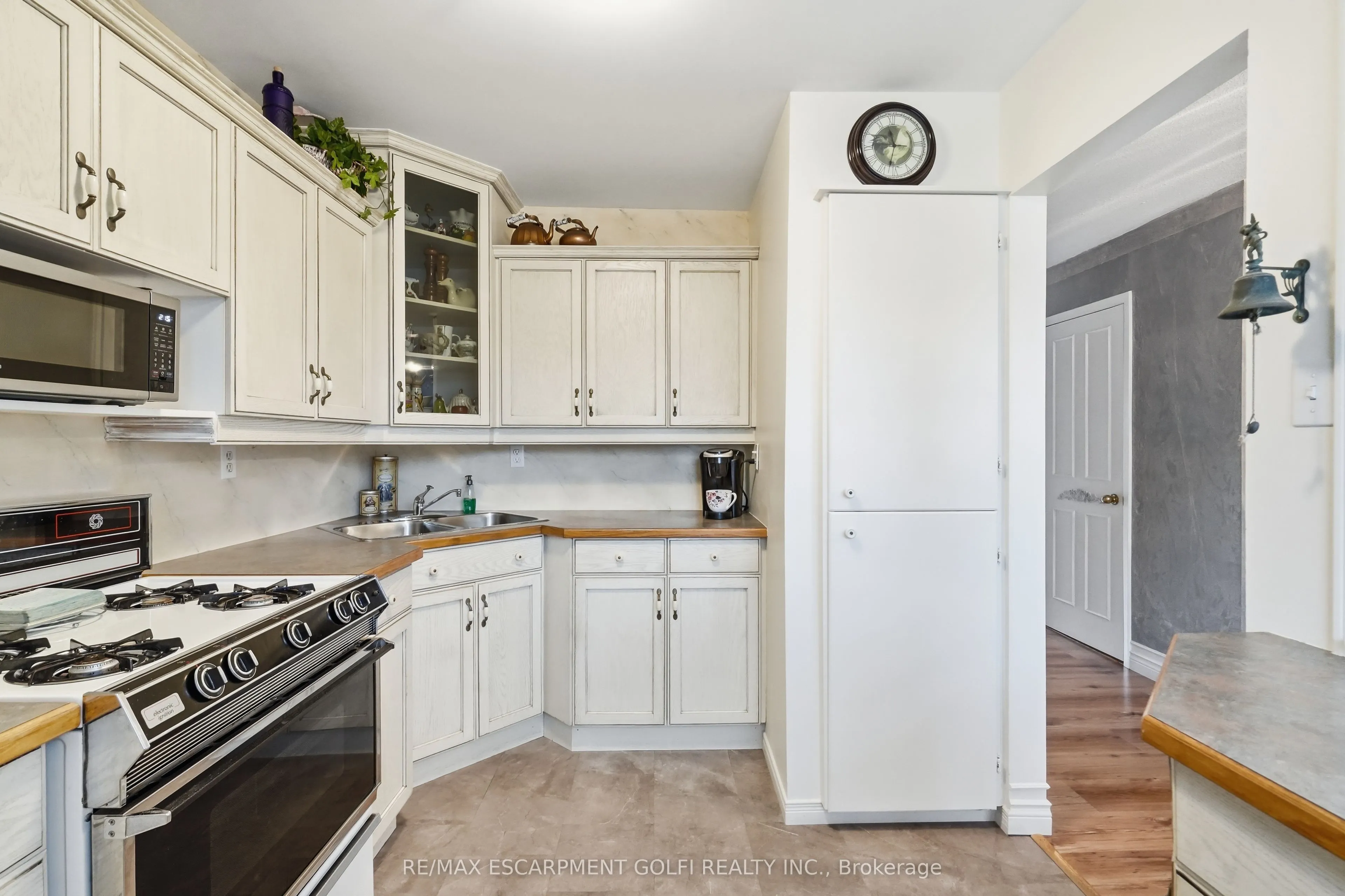 643 Woodward Avenue #70