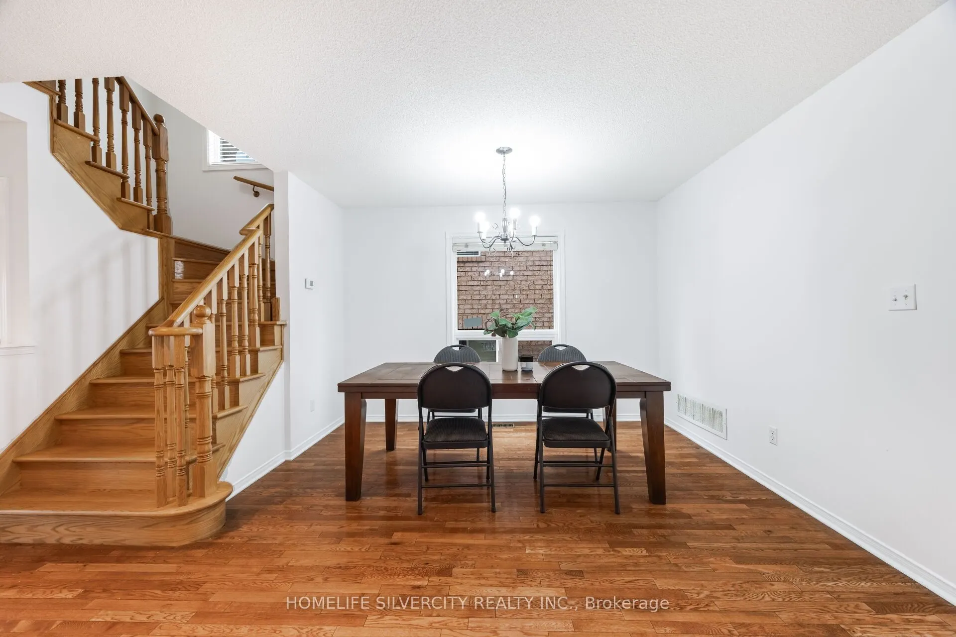 29 Beachpoint Boulevard