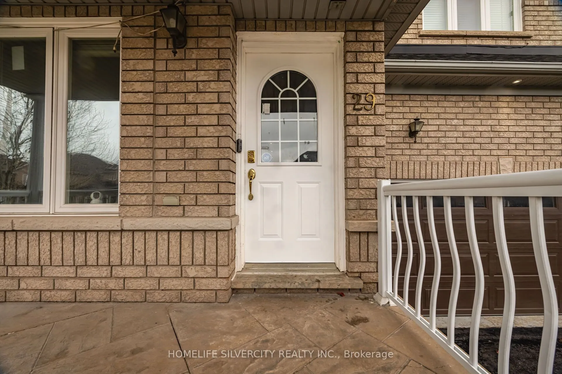29 Beachpoint Boulevard