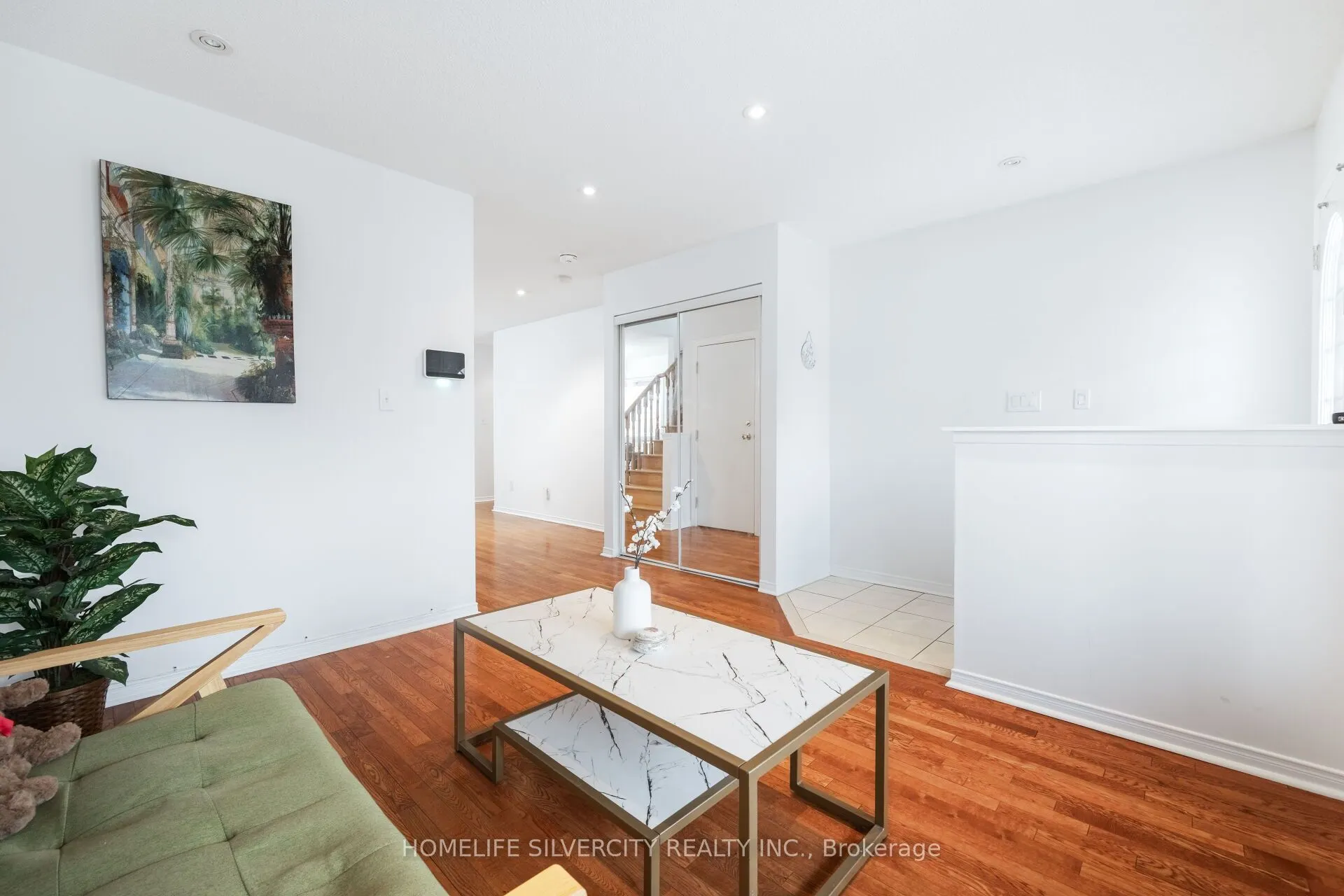 29 Beachpoint Boulevard