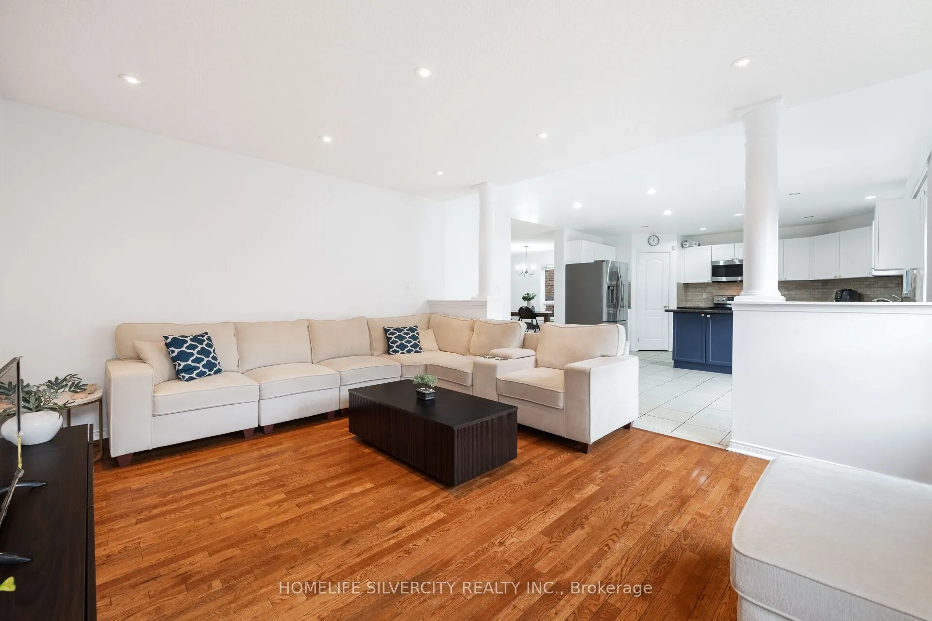 29 Beachpoint Boulevard