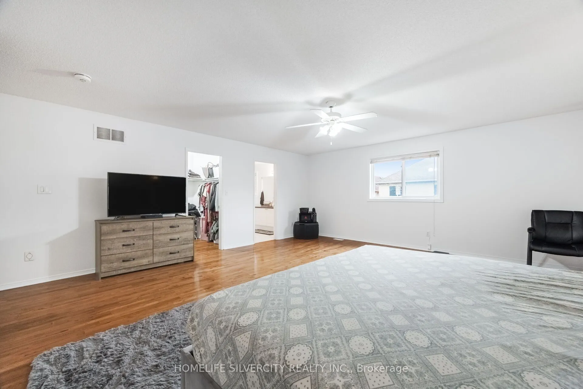 29 Beachpoint Boulevard