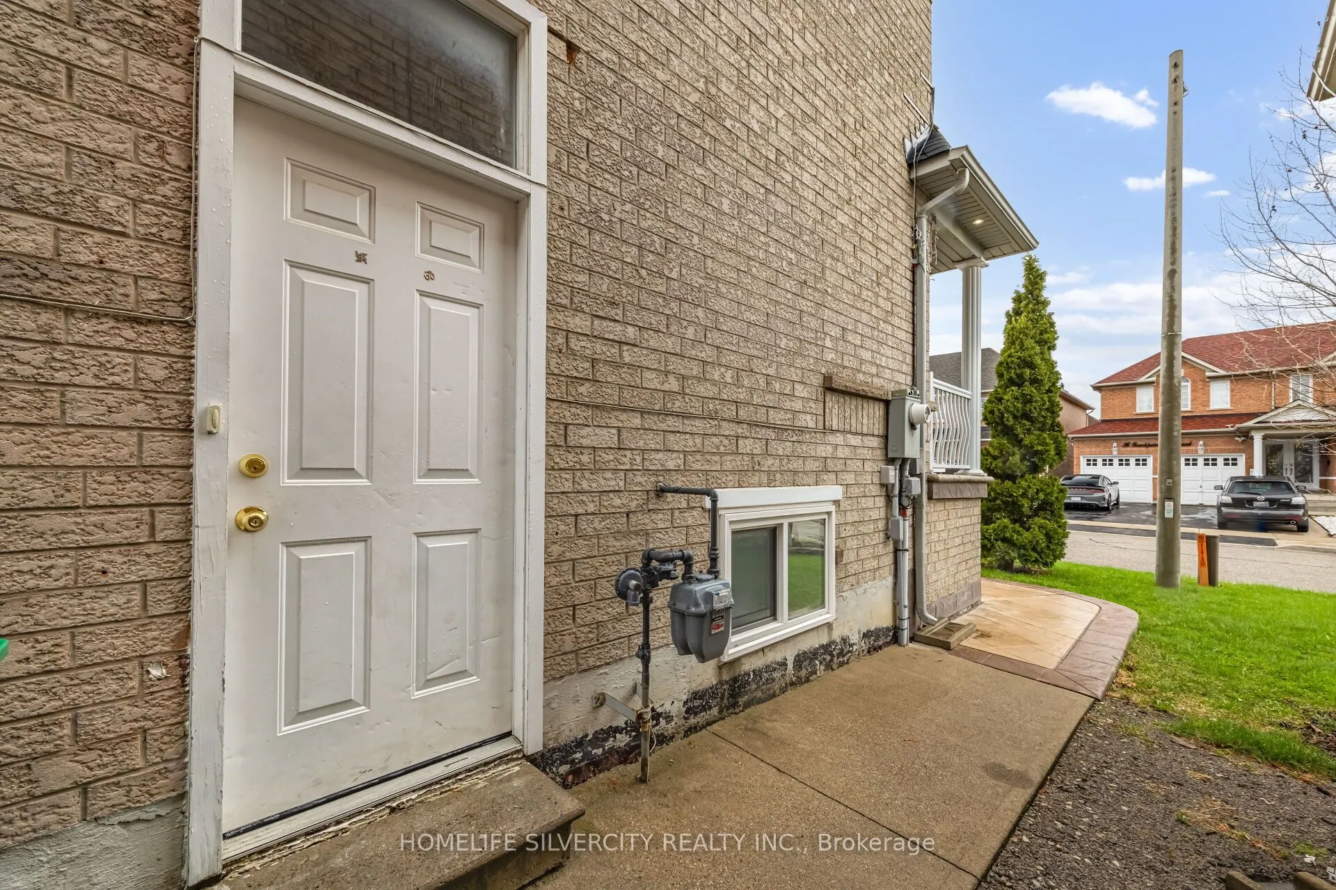 29 Beachpoint Boulevard
