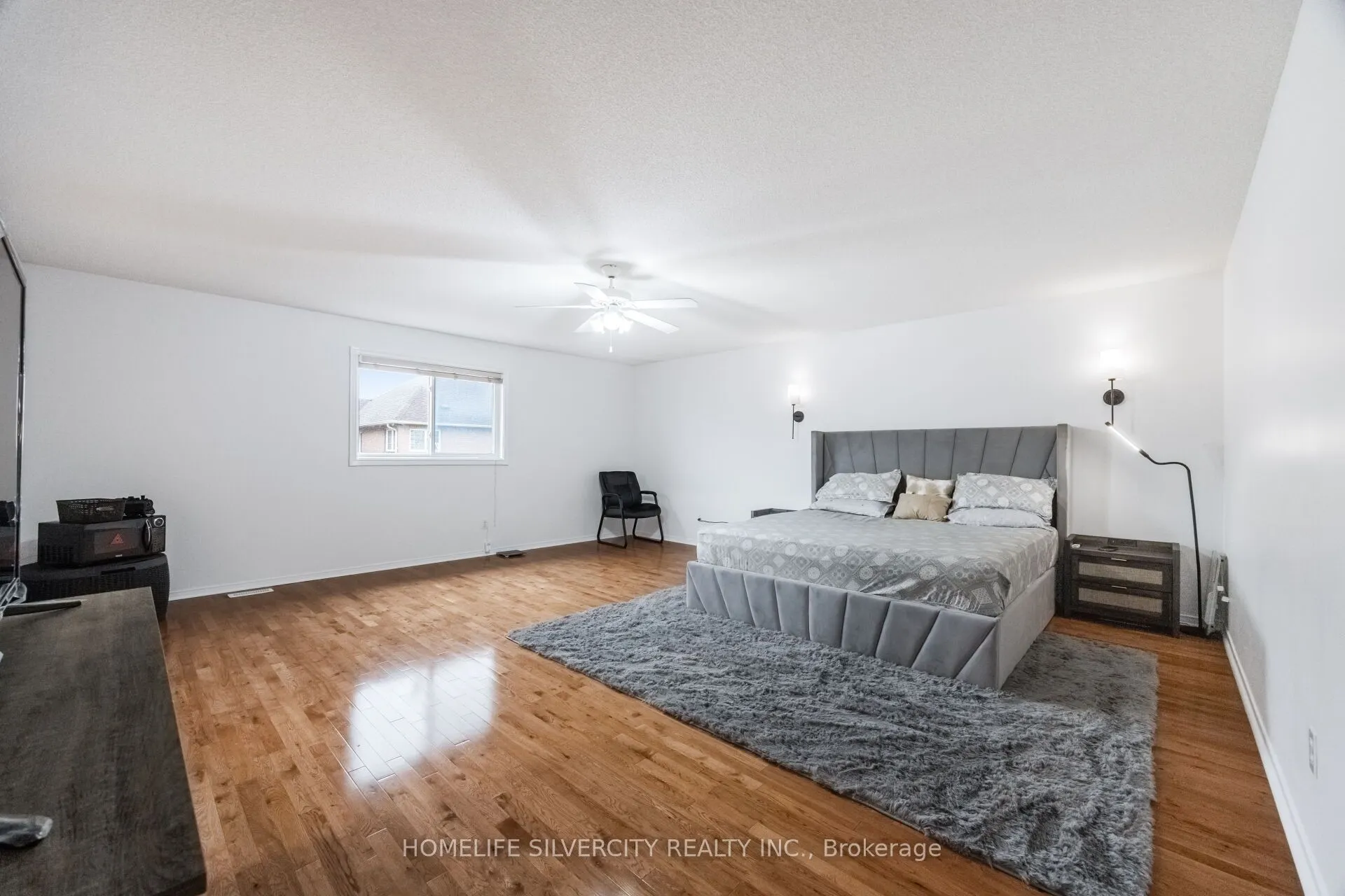 29 Beachpoint Boulevard
