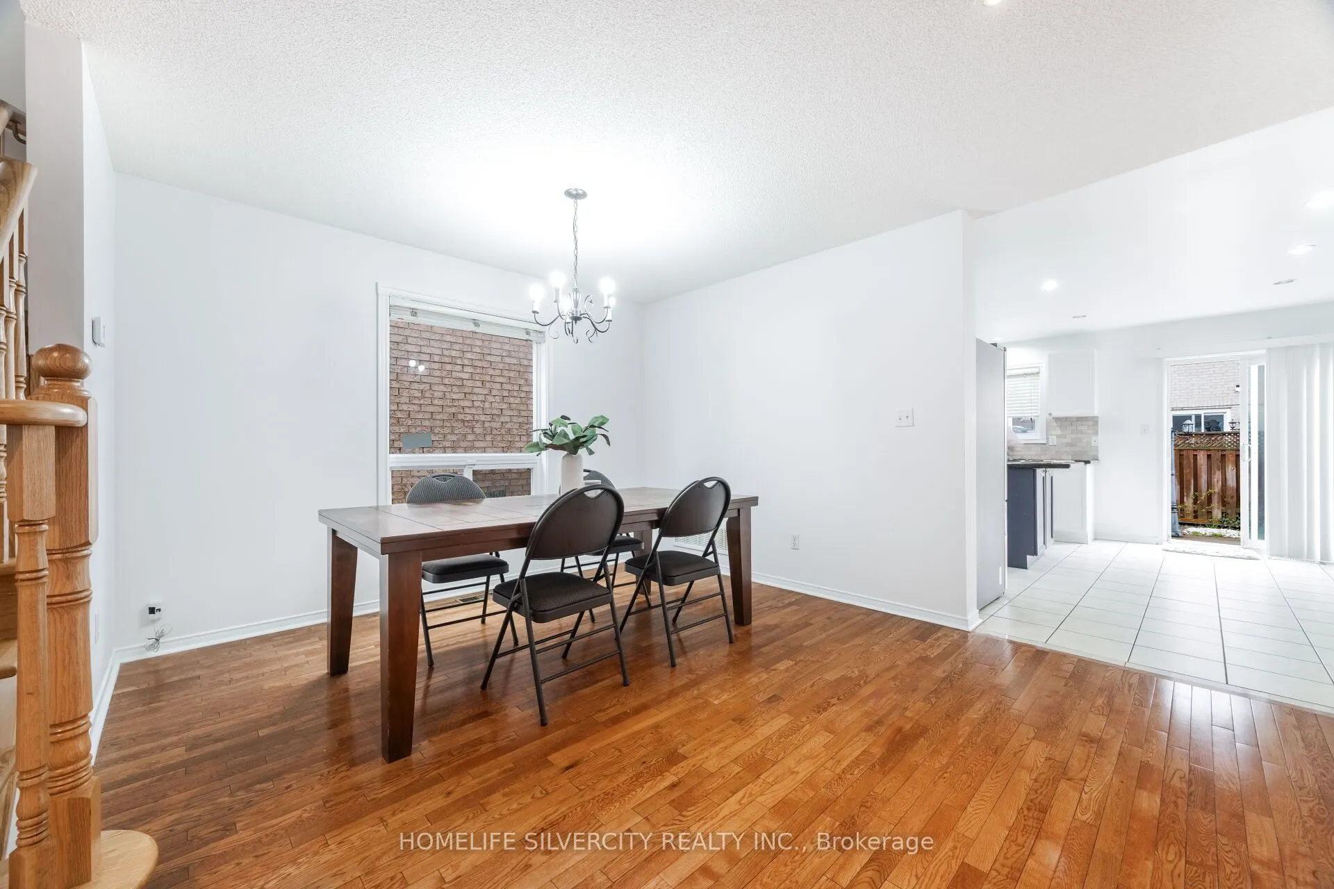 29 Beachpoint Boulevard