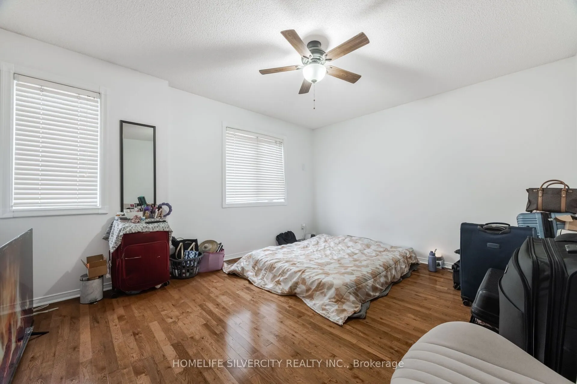 29 Beachpoint Boulevard