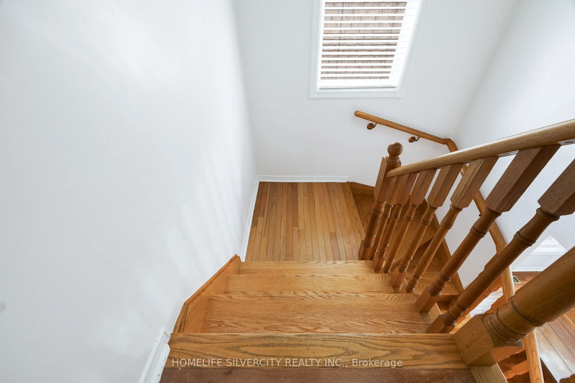 29 Beachpoint Boulevard