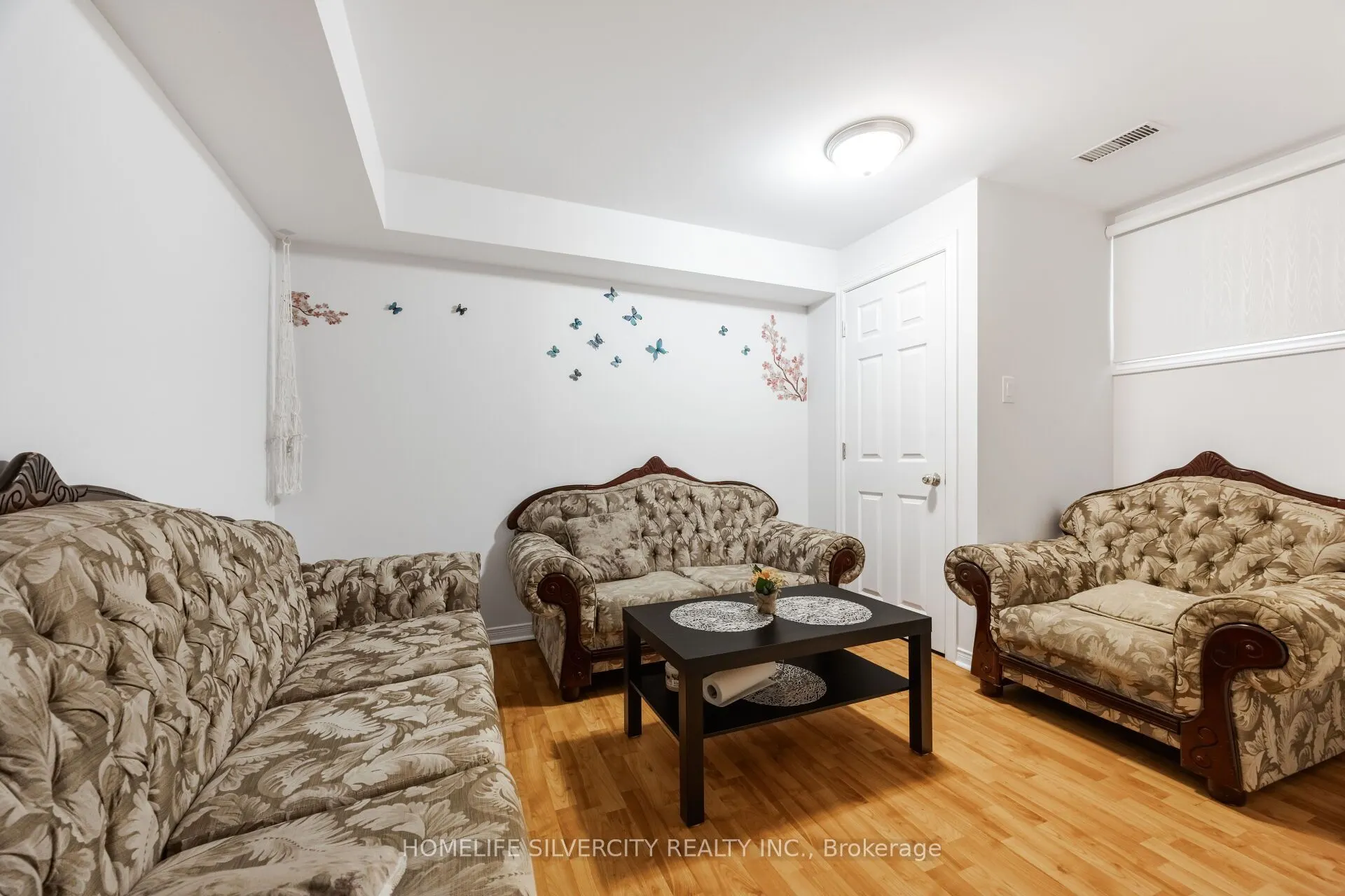 29 Beachpoint Boulevard