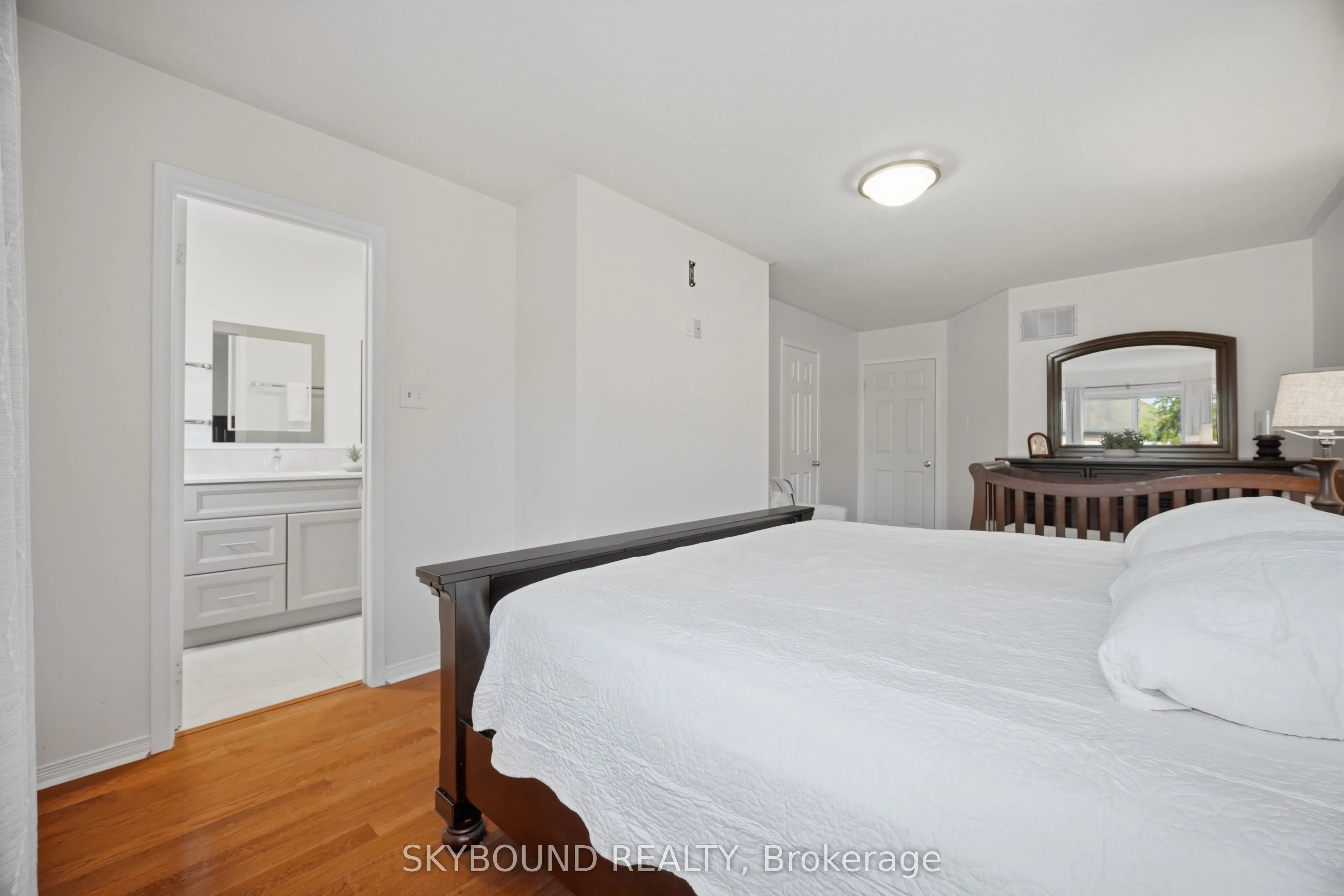 3906 Zenith Court