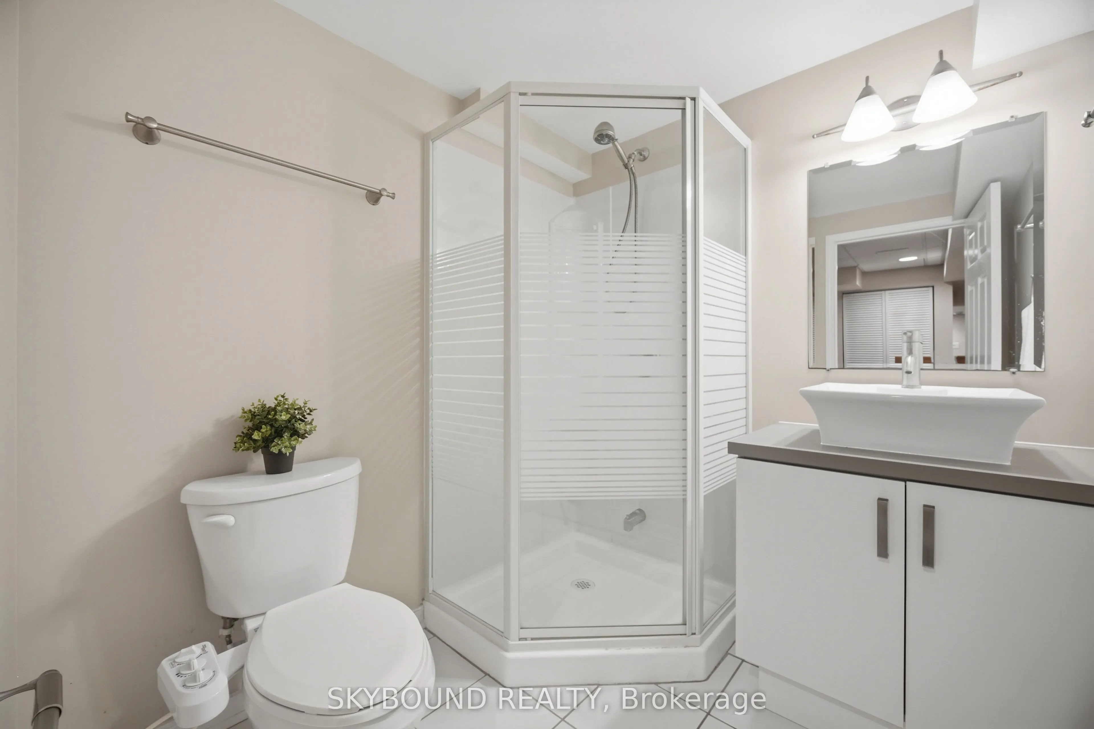 3906 Zenith Court