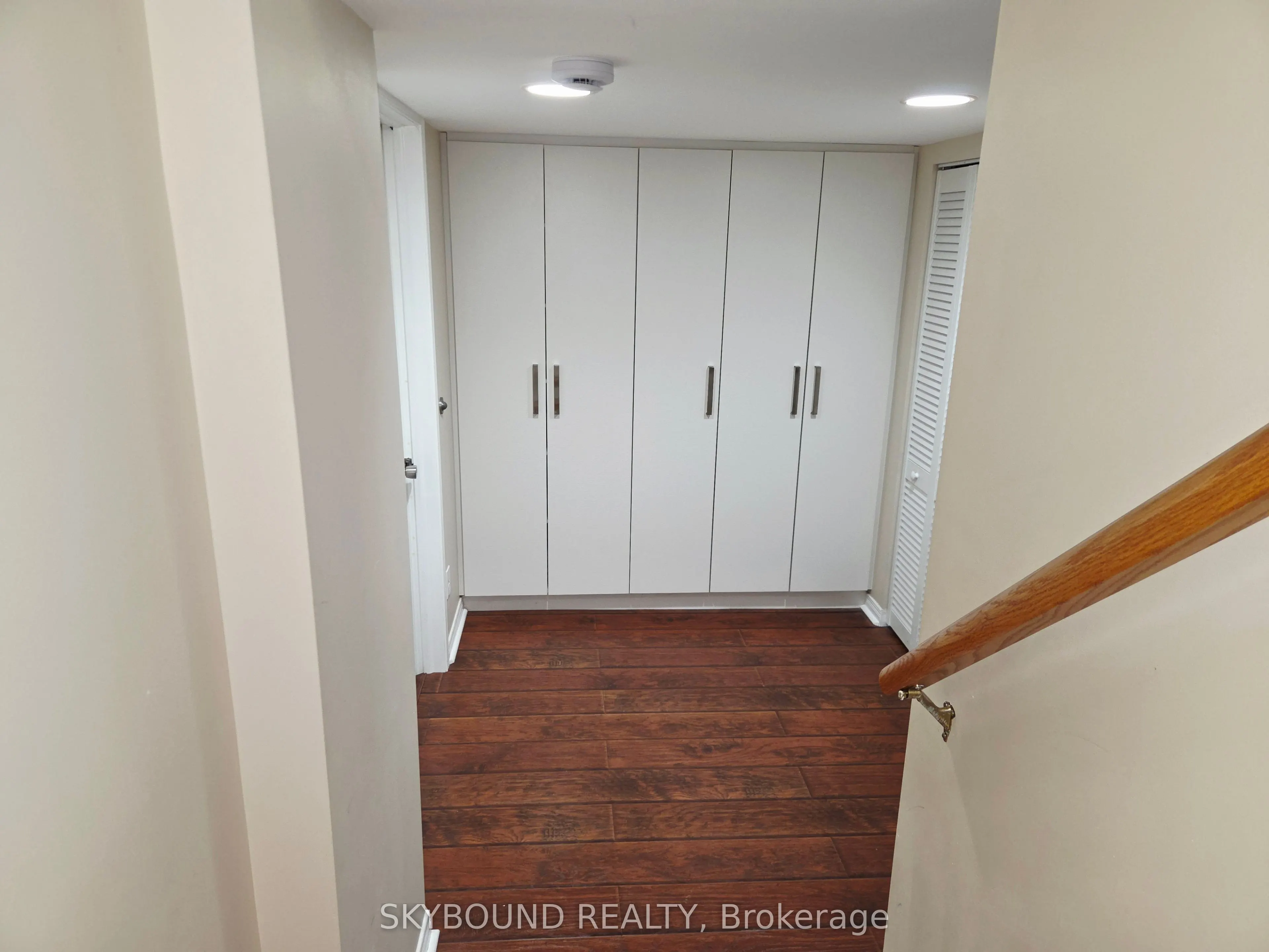 3906 Zenith Court