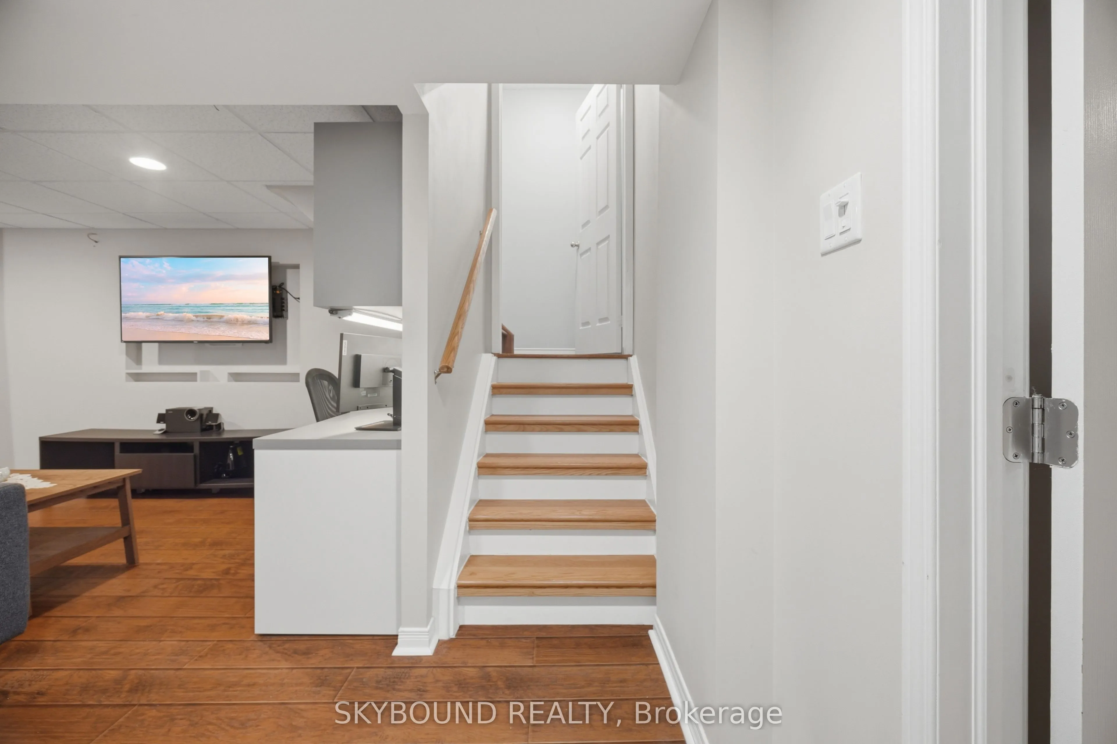 3906 Zenith Court