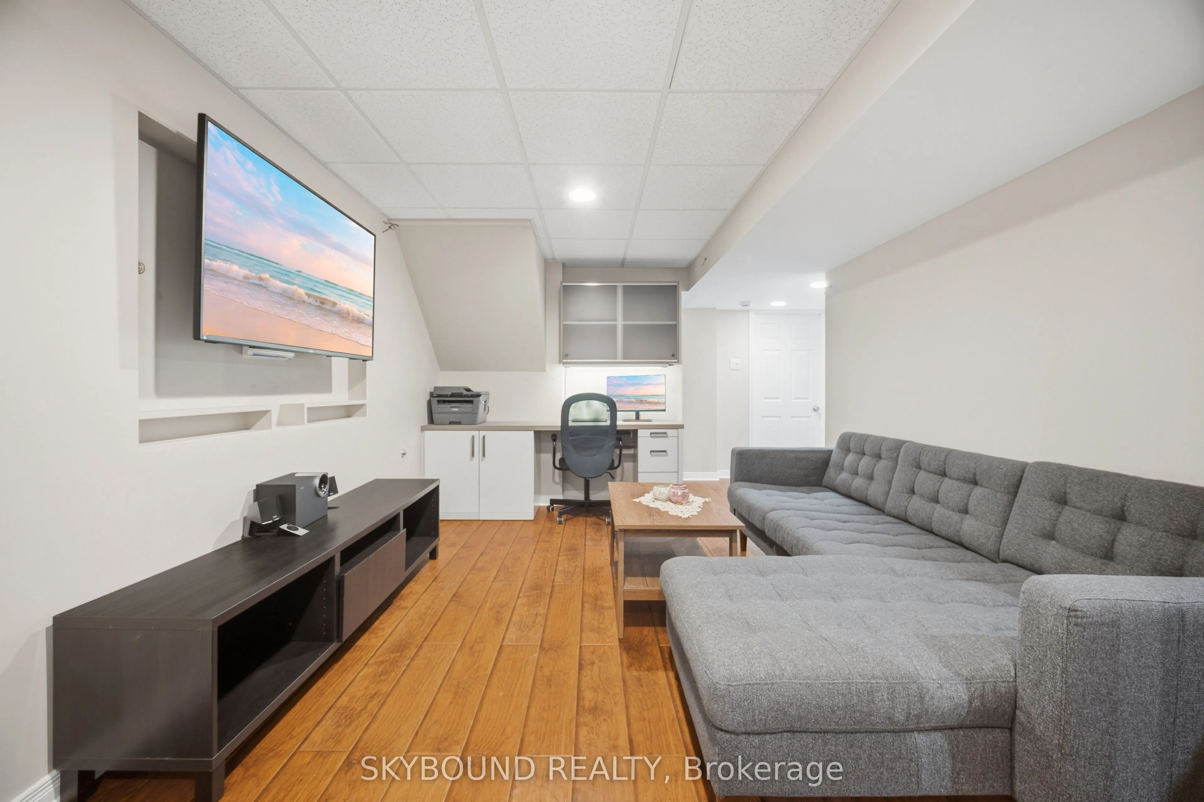 3906 Zenith Court