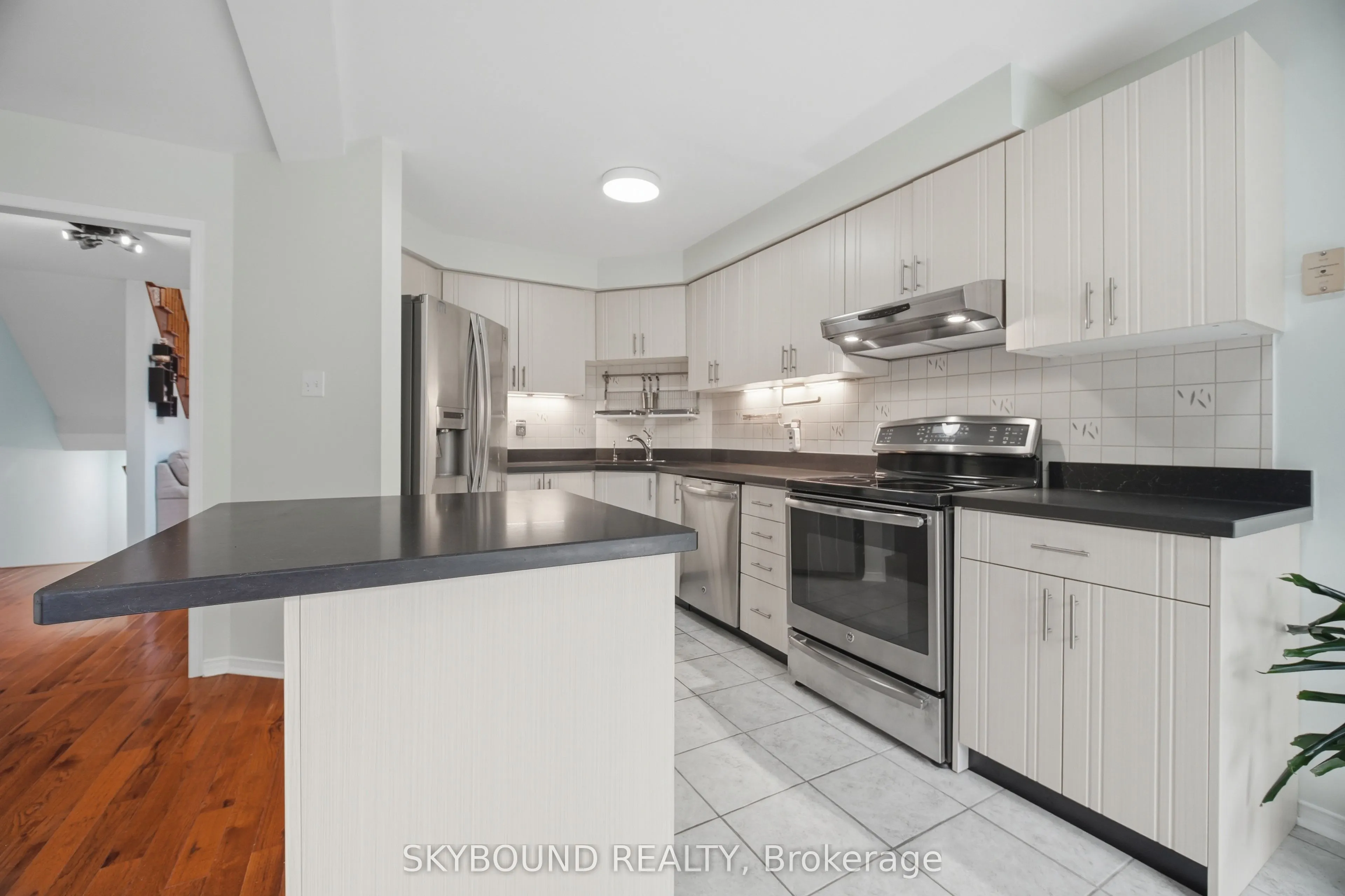 3906 Zenith Court
