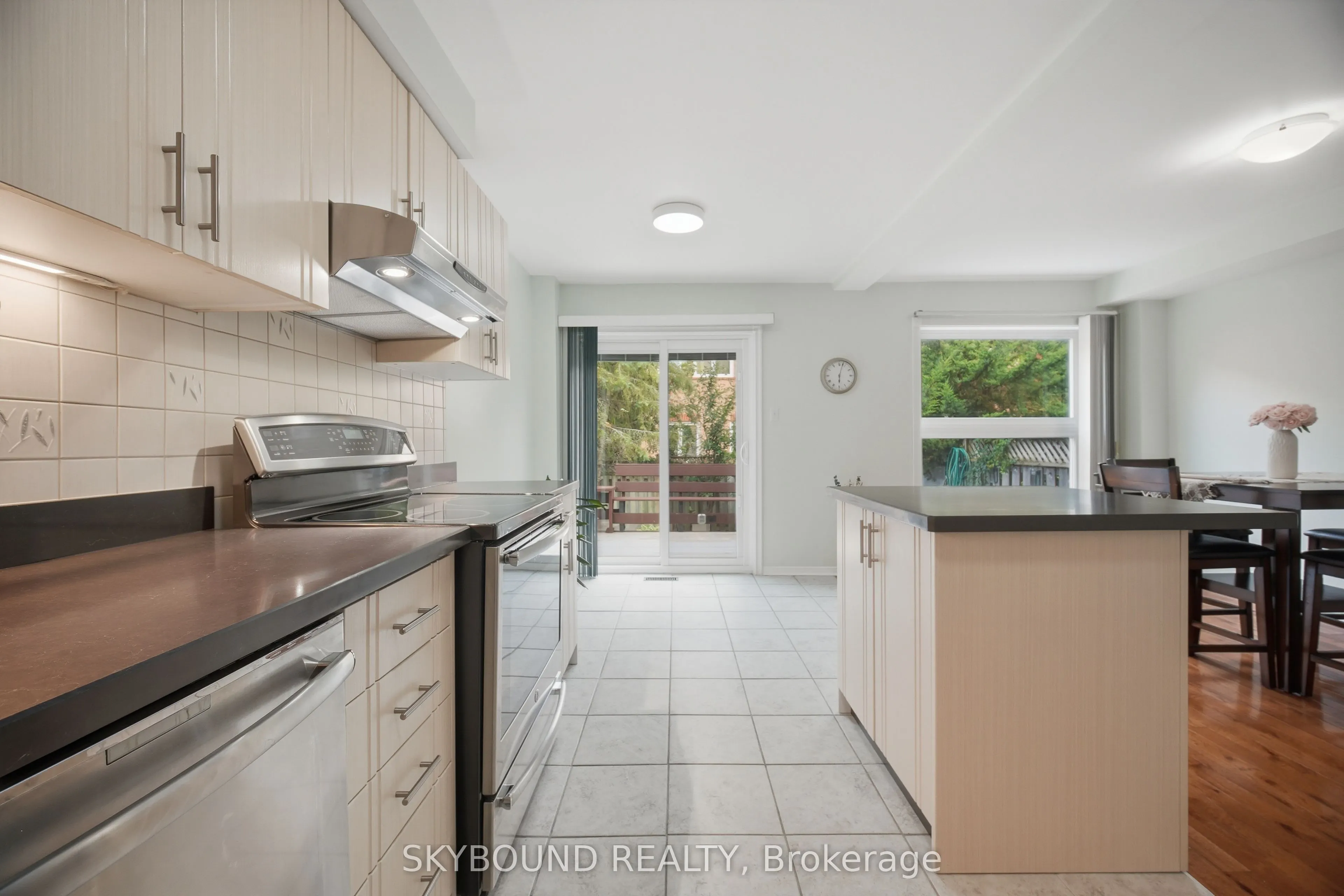 3906 Zenith Court