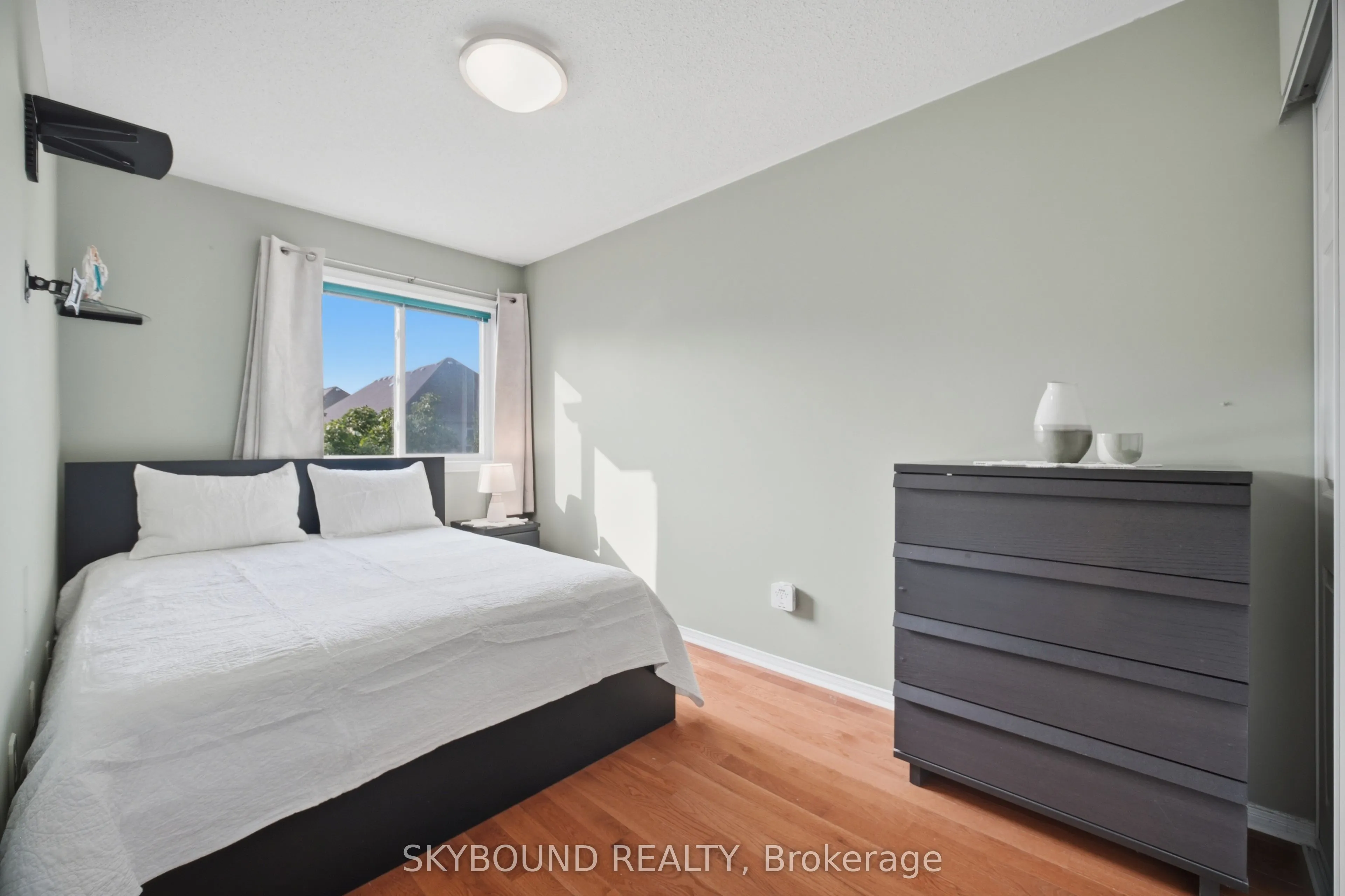 3906 Zenith Court