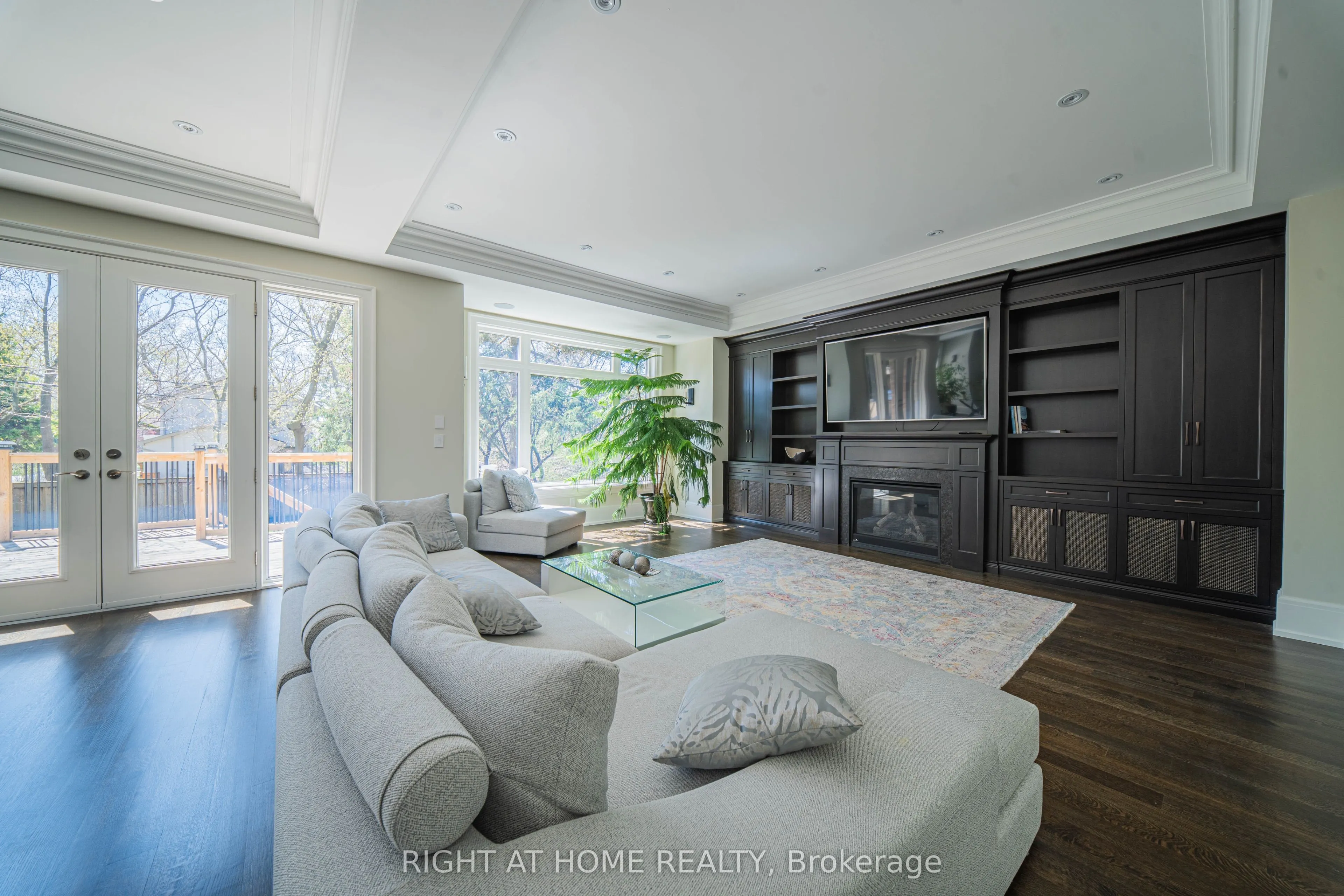 2 Finchley Road