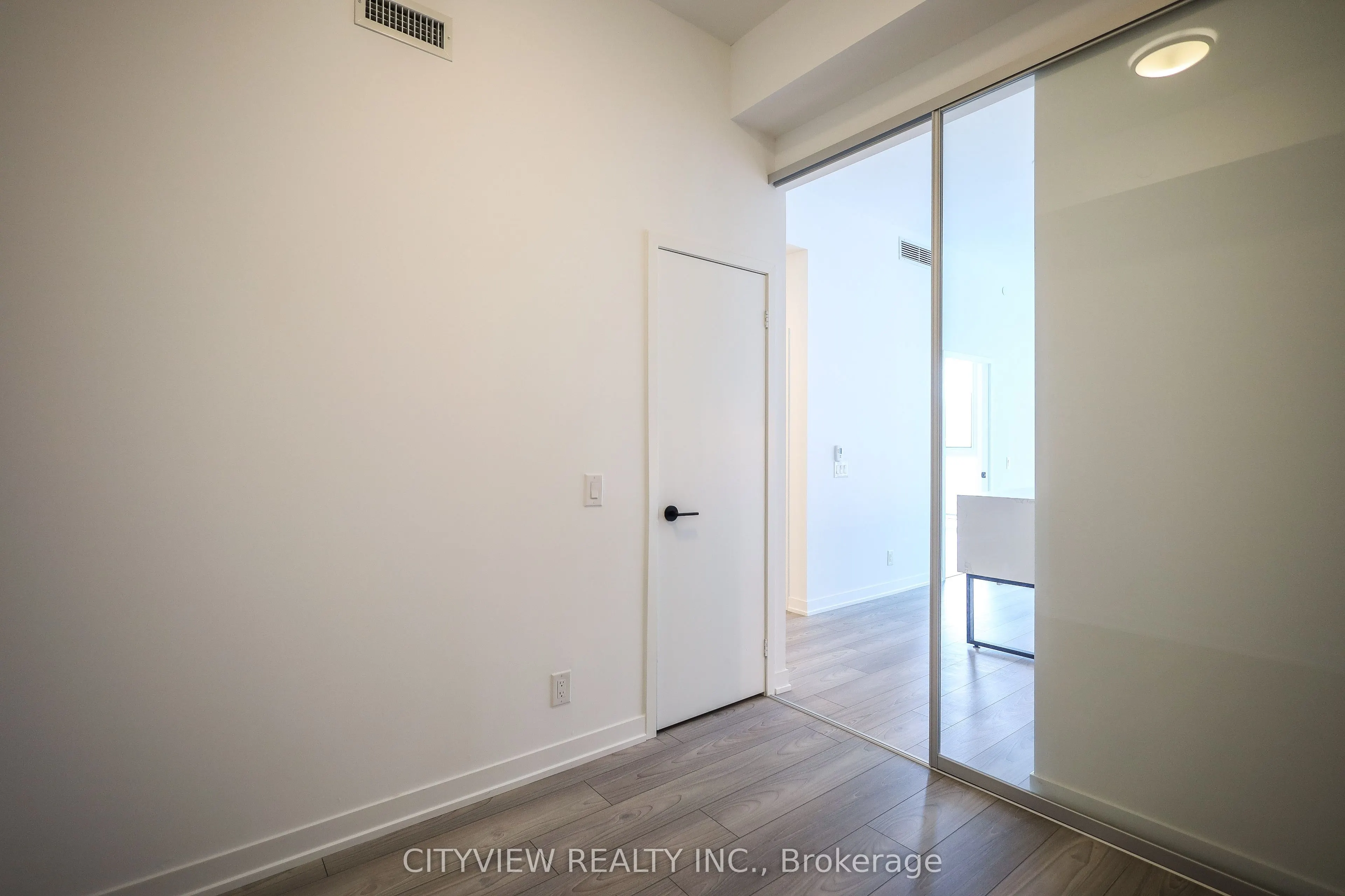 285 Dufferin Street #1127