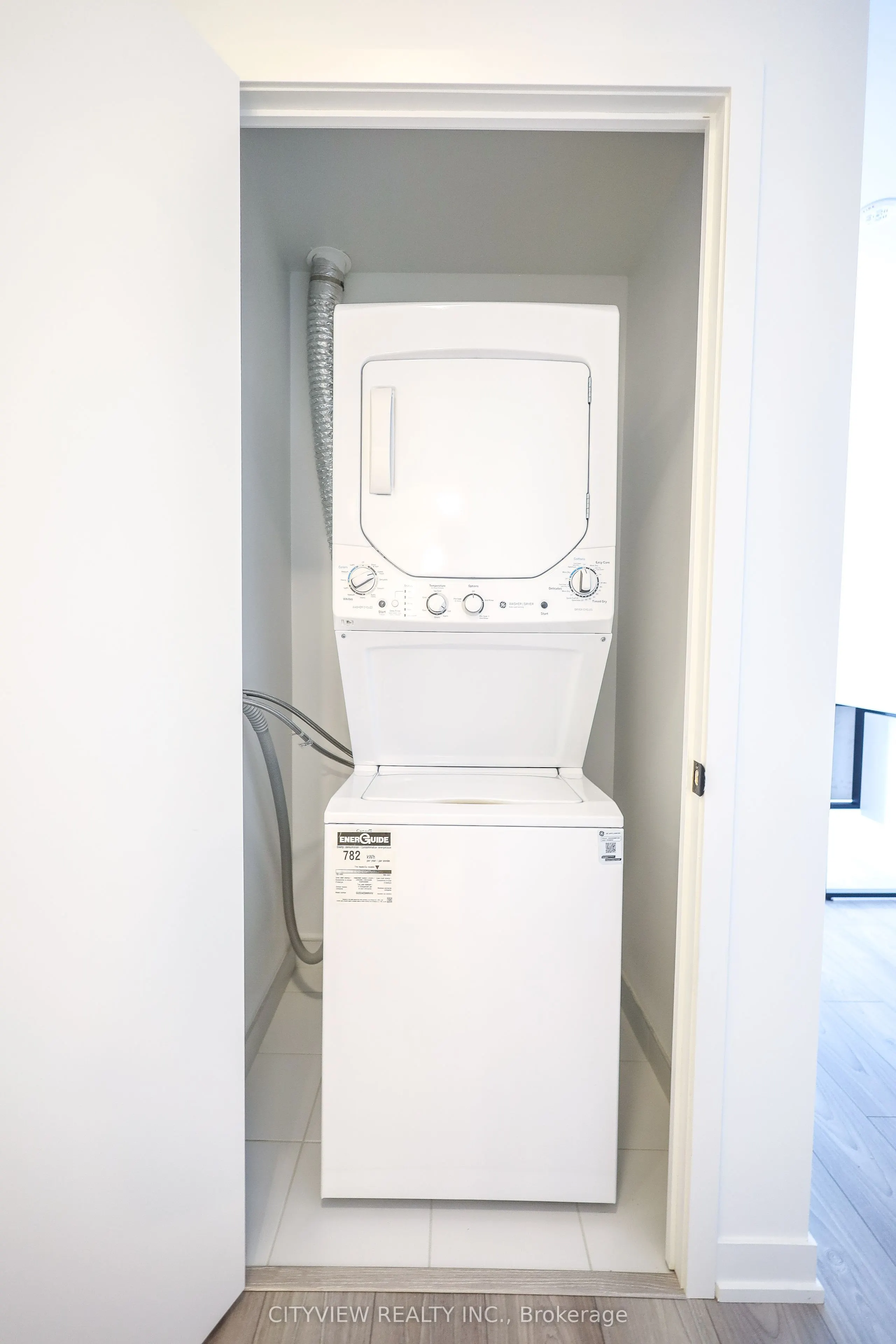 285 Dufferin Street #1127